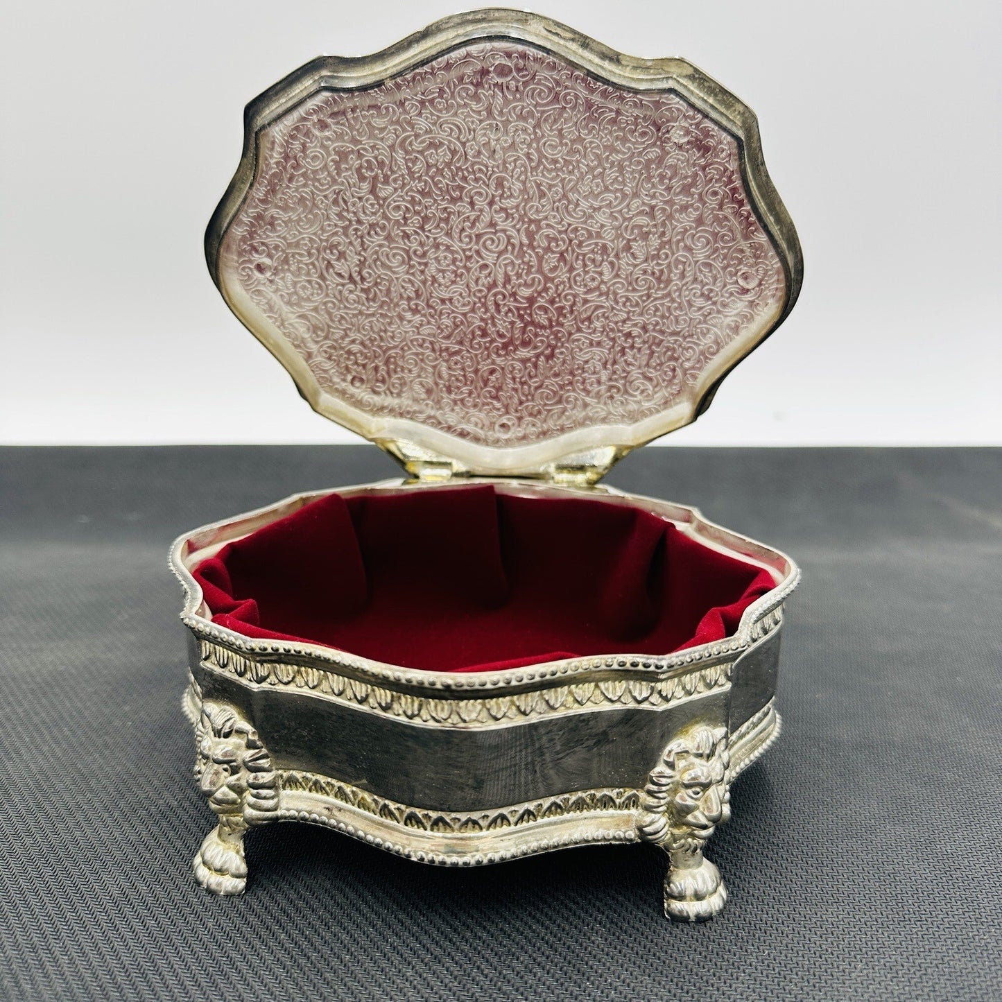 MCM Vintage Dieu Et Mon Droit British Royal Crest Silver Plate Jewelry Box