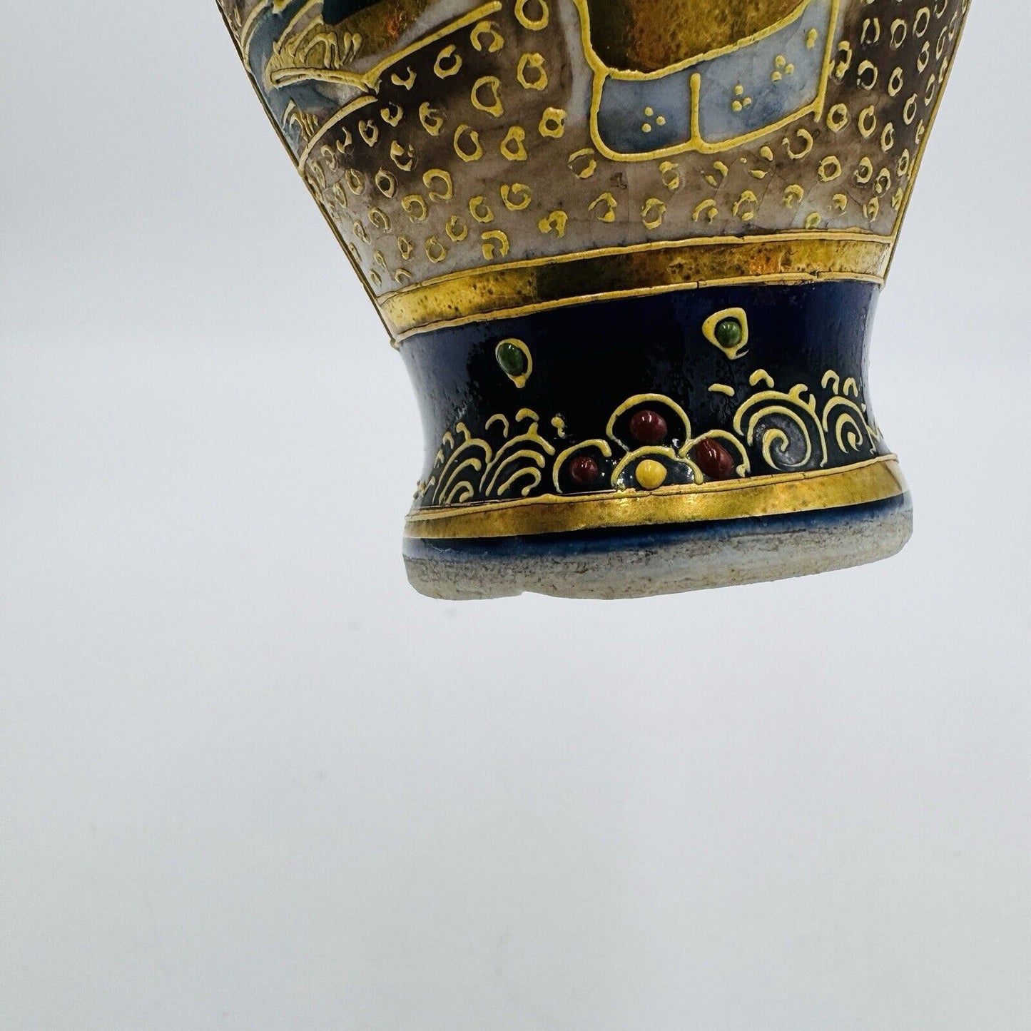 Antique Japanese Satsuma Moriage Mini VASE 5” MEIJI PERIOD KINKOZAN TSUKURU