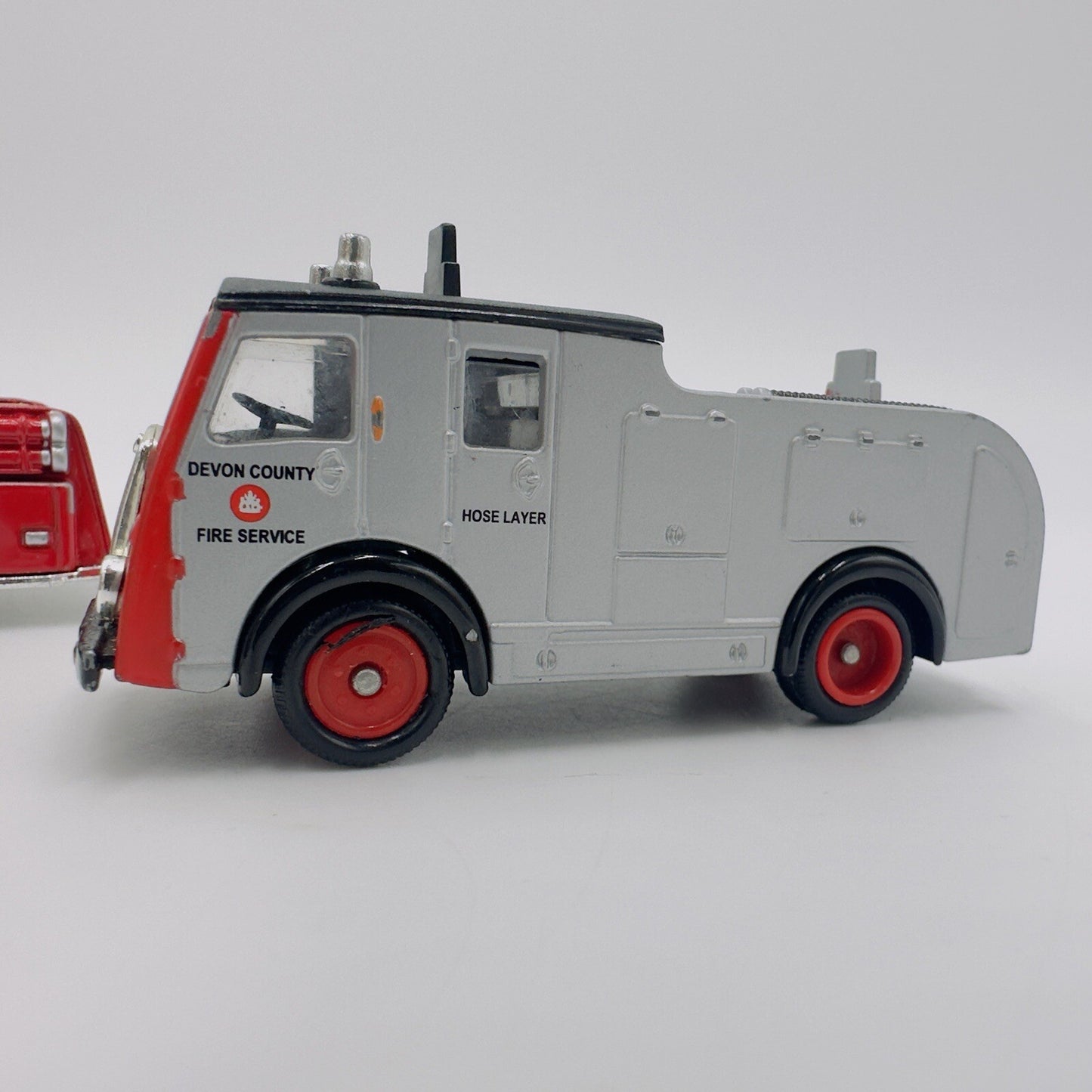Crogi Classics Fire Trucks Diecast Seagrave & Dennis F8 Fire Engine 3.5in