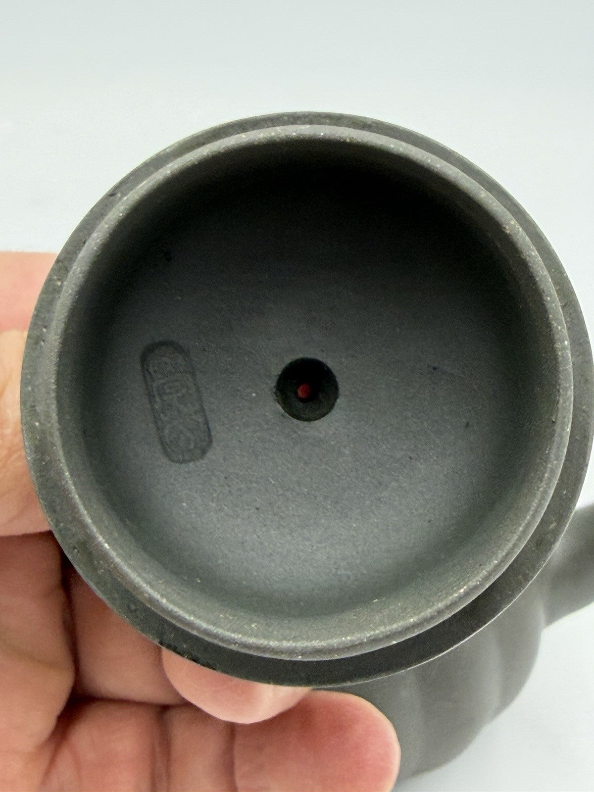 Chinese Yixing zisha clay teapot with ribbed pumpkin body & decorative lid Vtg