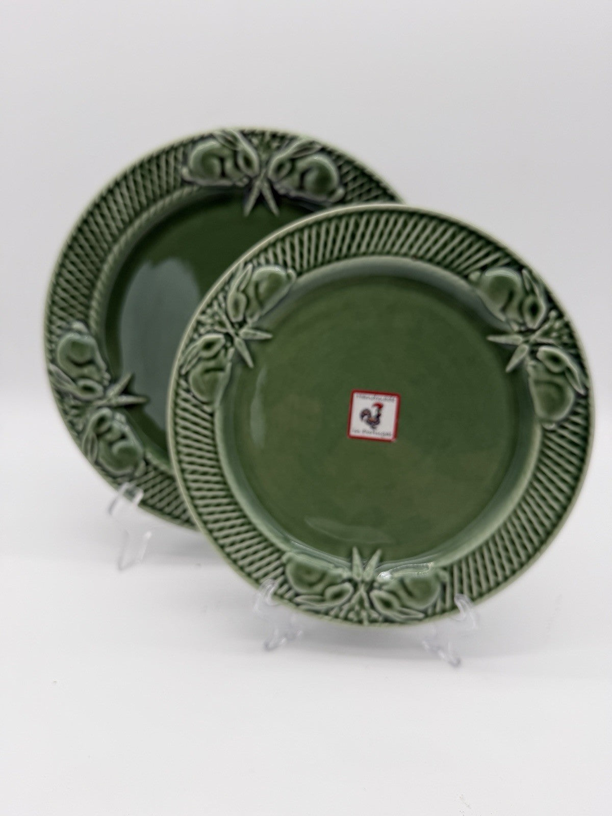 Bordallo Pinheiro Art Pottery Green Embossed Rabbits Bunny Dinner /dessert Plate