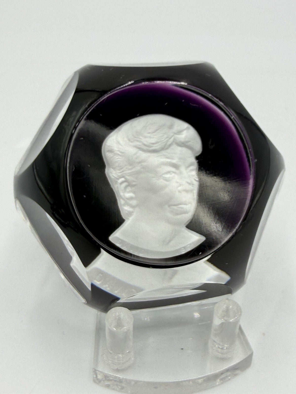 Baccarat France Crystal Eleanor Roosevelt Sulphide Cameo Faceted Paperweight
