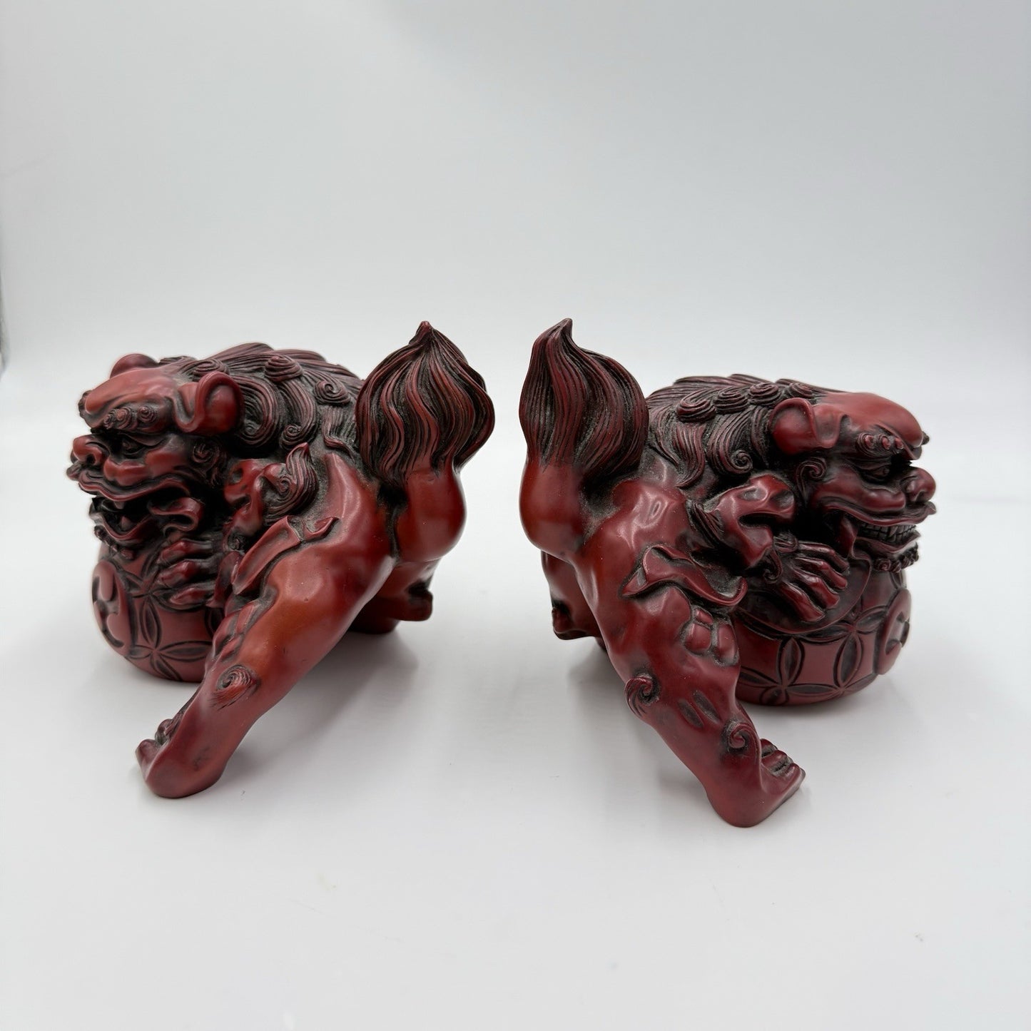 20TH Century CHINESE FOO DOGS RESIN CINNABAR Good Luck Bookends Large Figurines