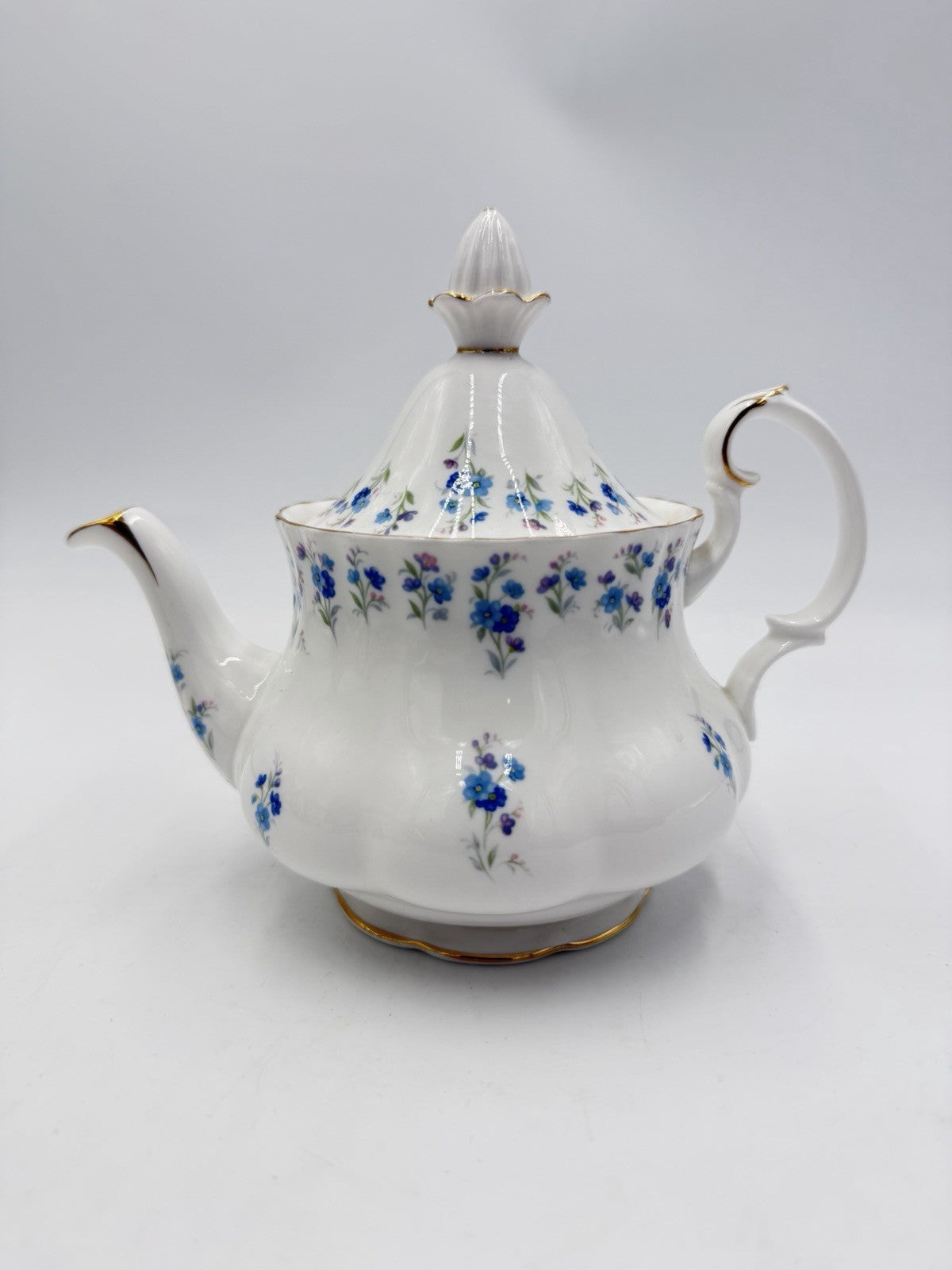 Royal Albert England Floral Memory Lane Bone China Teapot 6 Cup Vintage W/Lid