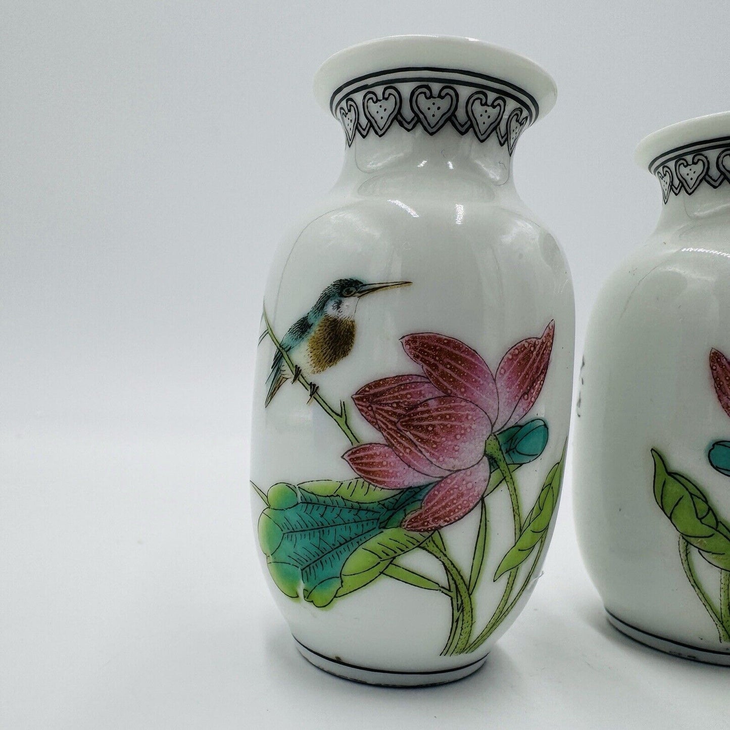 Chinese Famille Rose Porcelain Kingfisher Bird Flower Mini Vases 三隆 乾隆年制 款