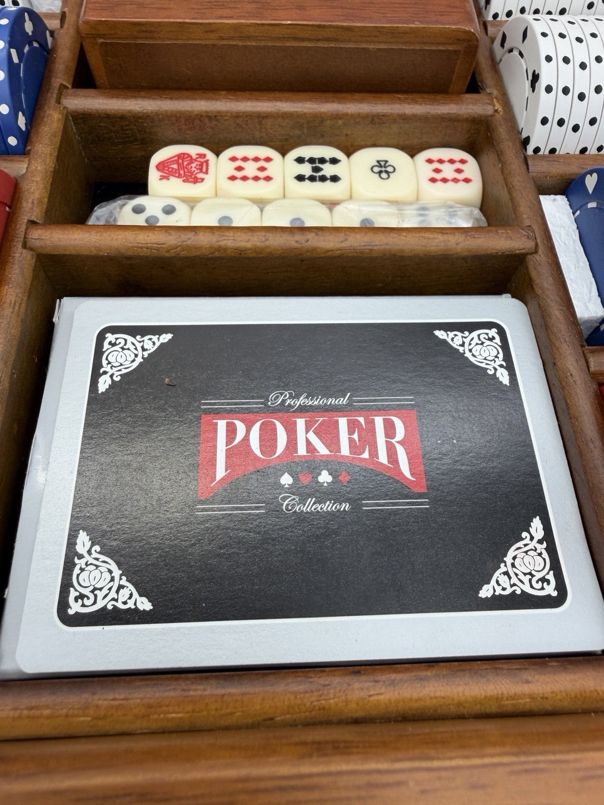 M.LOUIS ACC PROFESSIONAL POKER CHIP SET  WOOD CASE 200 chips Vintage Rare