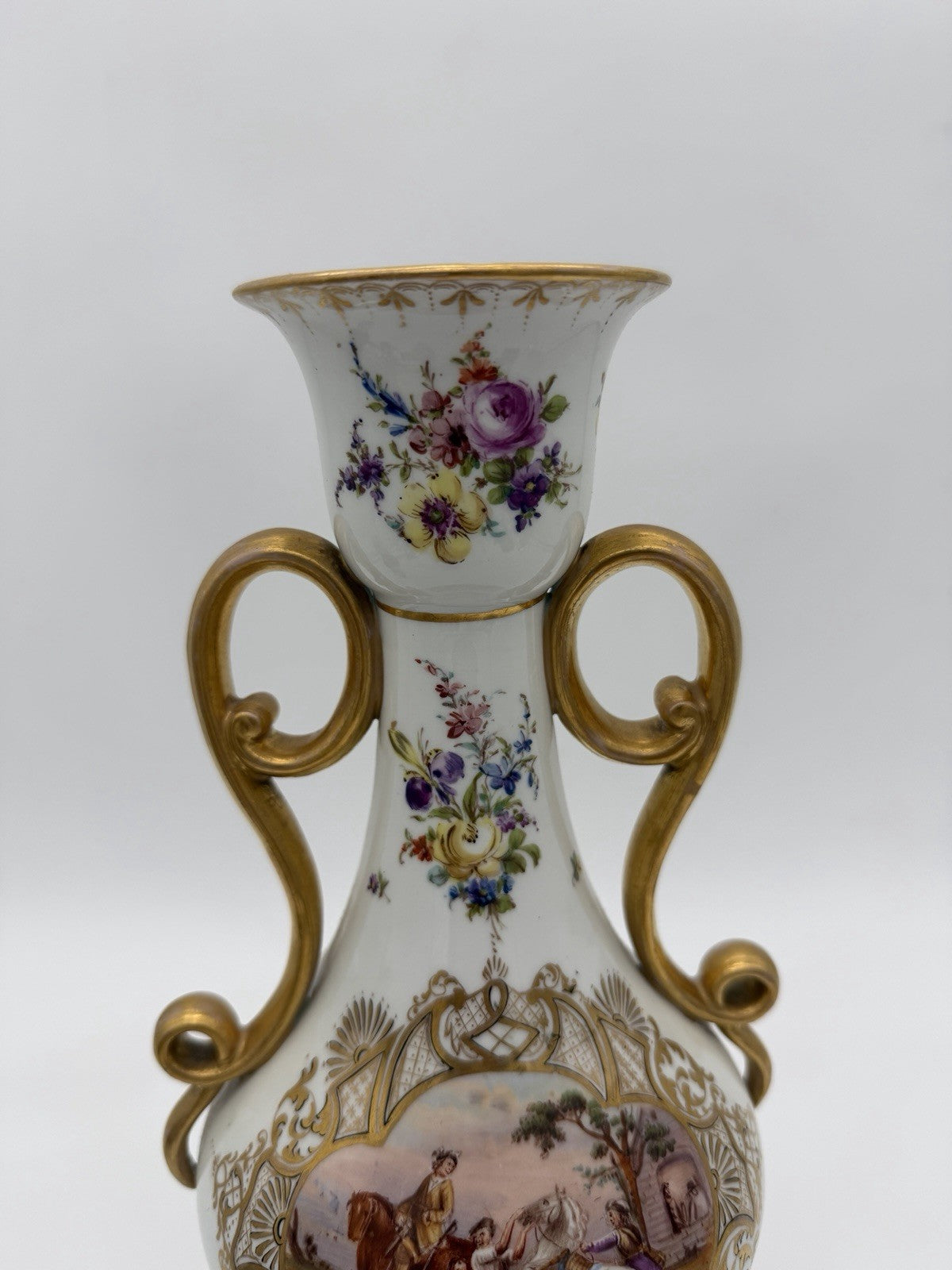 Antique Meissen Porcelain Amphora Double Handle Painted Horses Battle Vase 12”H