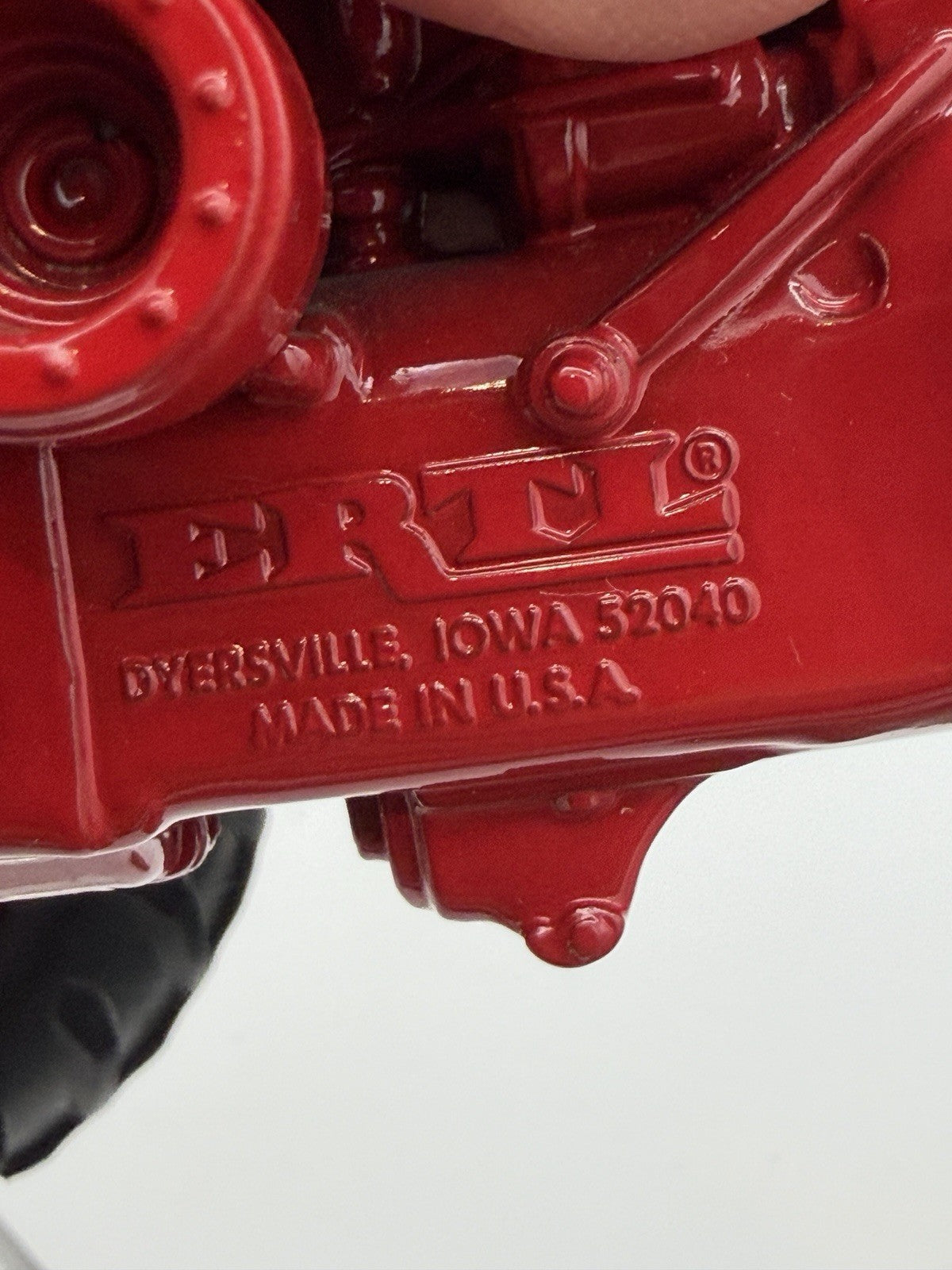 Ertl Farmall Super H 1/16 Diecast Farm Tractor 1988 Toy Diecast Red Wagon #2322