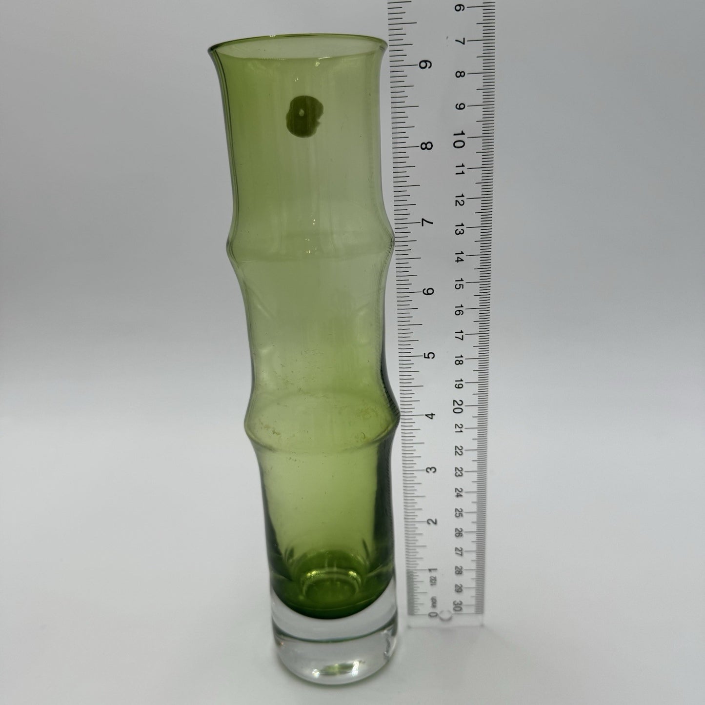 MCM SWEDISH ASEDA ART GLASS Green BO BORGSTROM GLASBRUK Bamboo VASE 9in