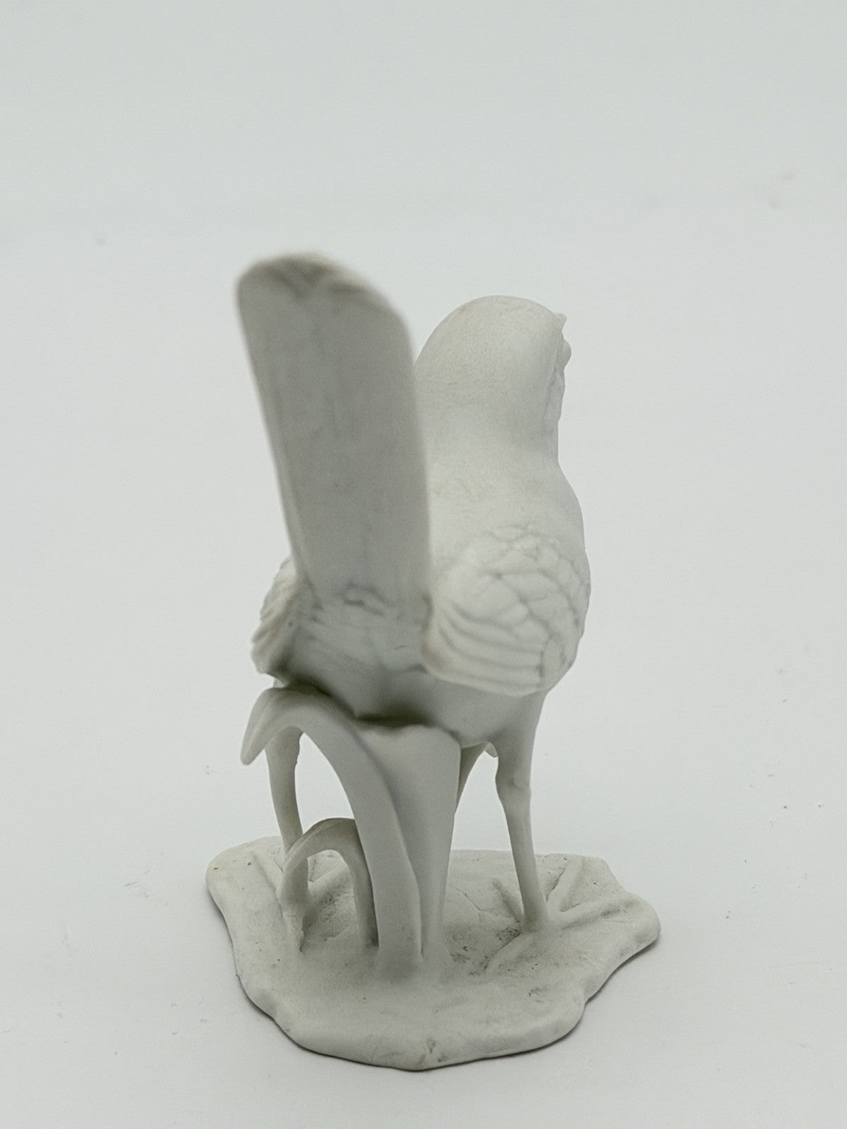 Rare Kaiser porcelain Germany Wagtail White Bisque Bird Figurine 3”H Vintage