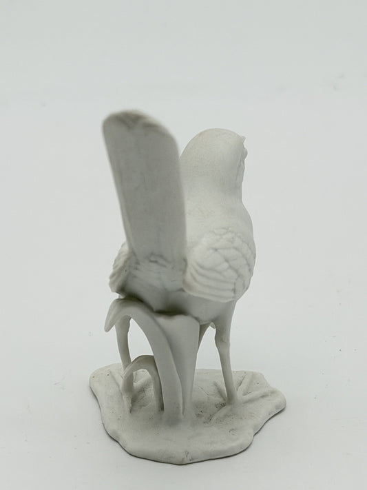 Rare Kaiser porcelain Germany Wagtail White Bisque Bird Figurine 3”H Vintage