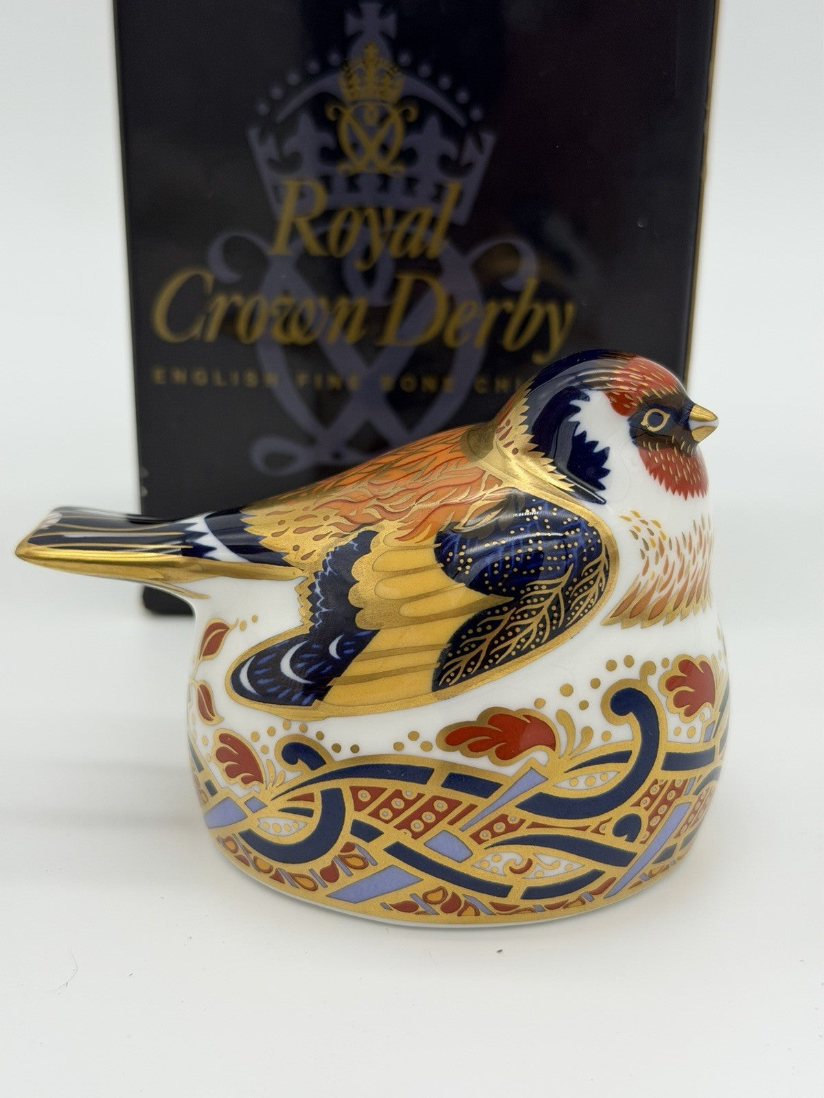 Royal Crown Derby Nesting Goldfinch Paperweight England Porcelain Gold Stopper