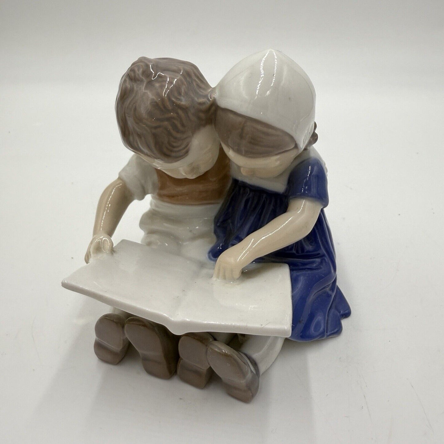 Vintage Bing Grondahl  Boy Girl Reading Figurine 402 Royal Copenhagen