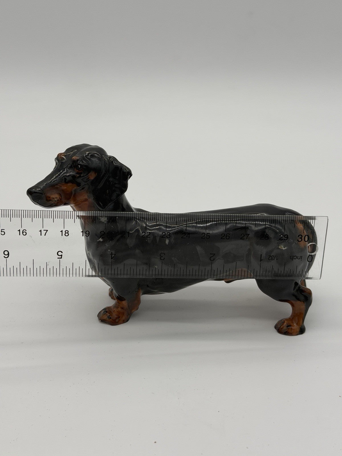 Royal Doulton England Porcelain HN1120 Dachshund Dog Figurine 4”x6” Mint