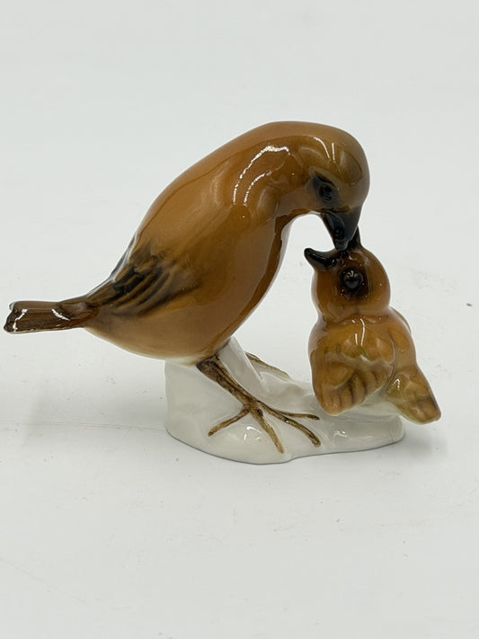 Hutschenreuther Germany K. Tutter Robin Bird Mom Feeding Porcelain Figurine