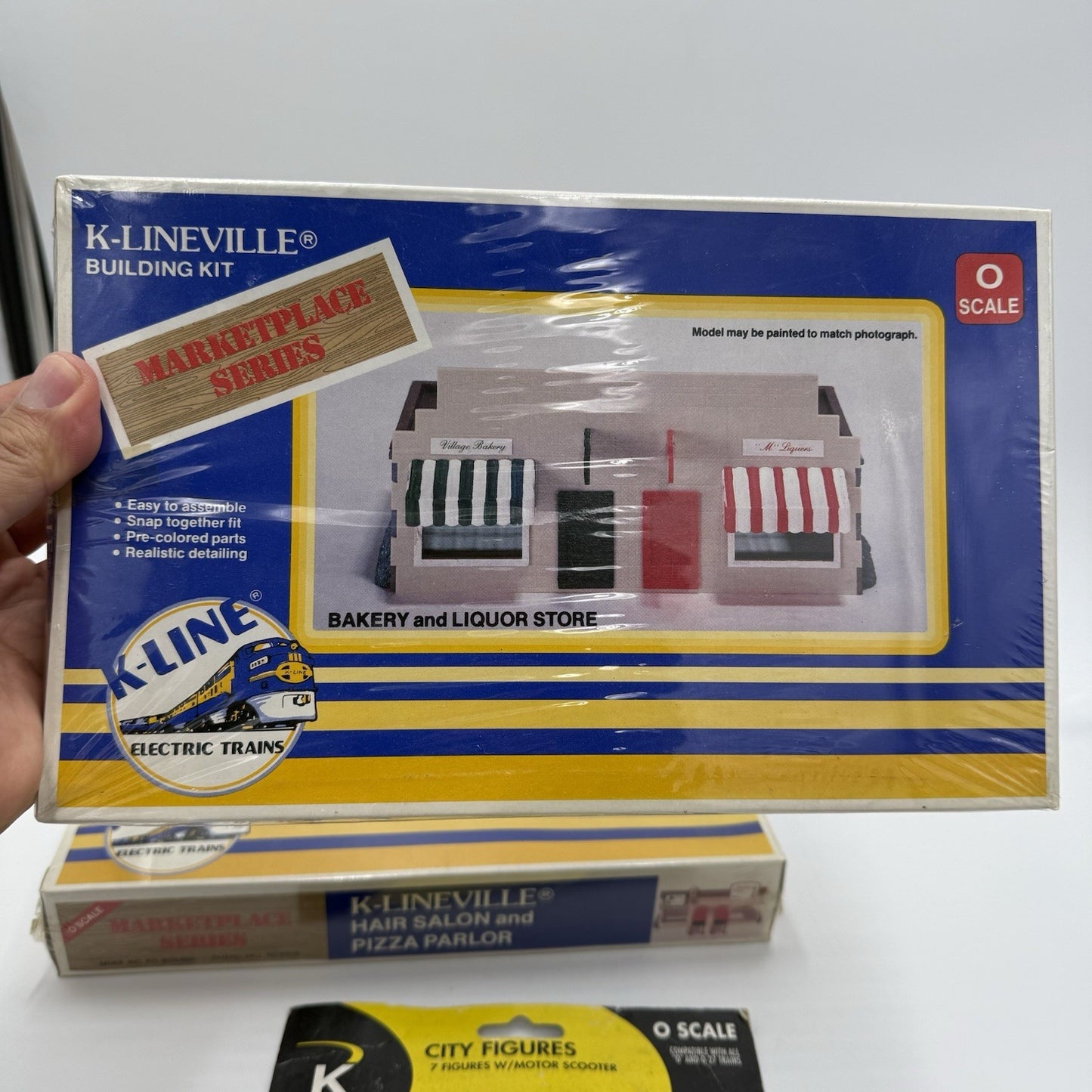 K-Lineville O Scale marketplace series bakery hair salon & pizza parlor Figurine