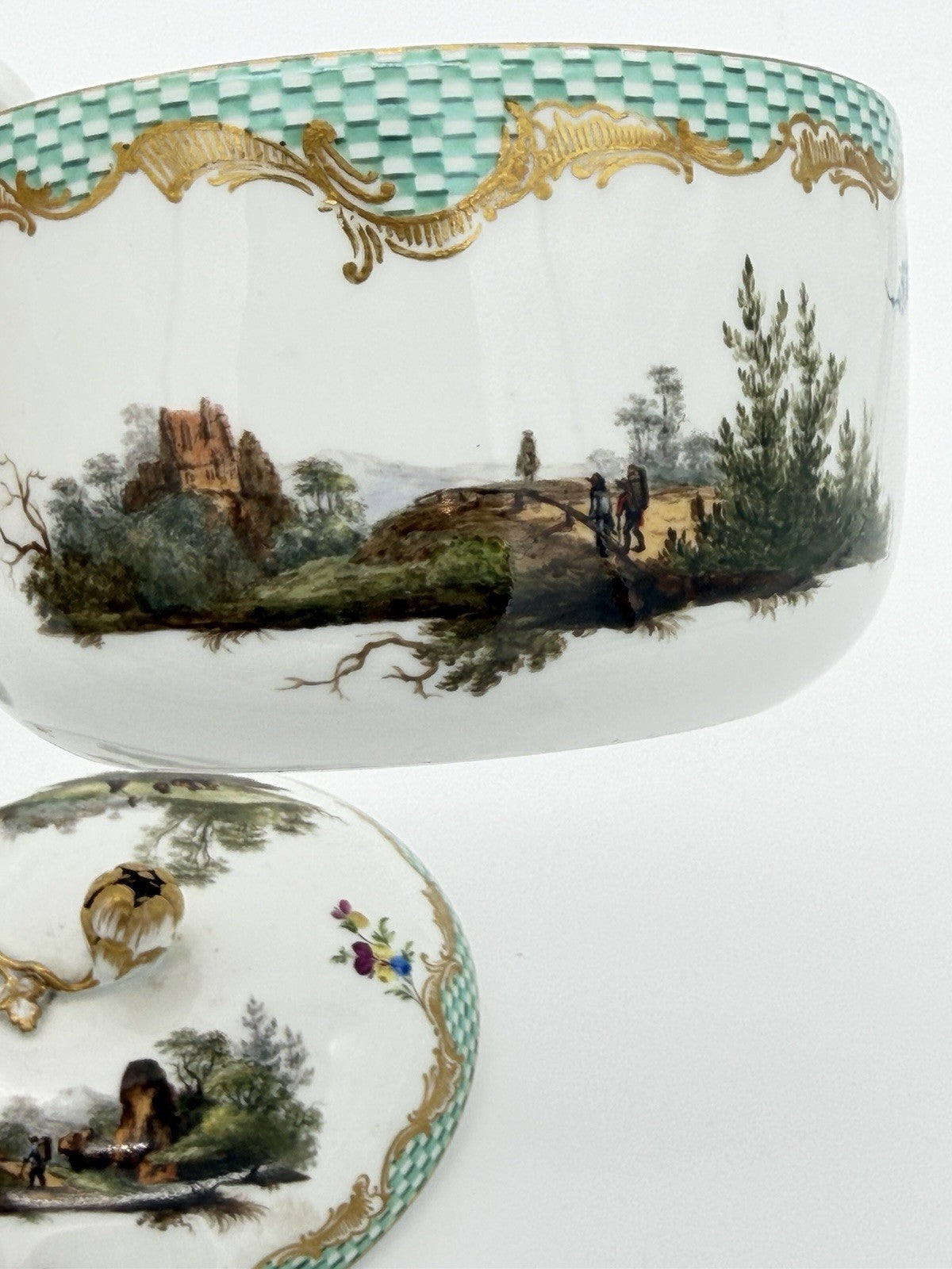 Rare Meissen C.1720 Porcelain Painted Country Scene Milk Jug & Sugar Bowl Antiqu