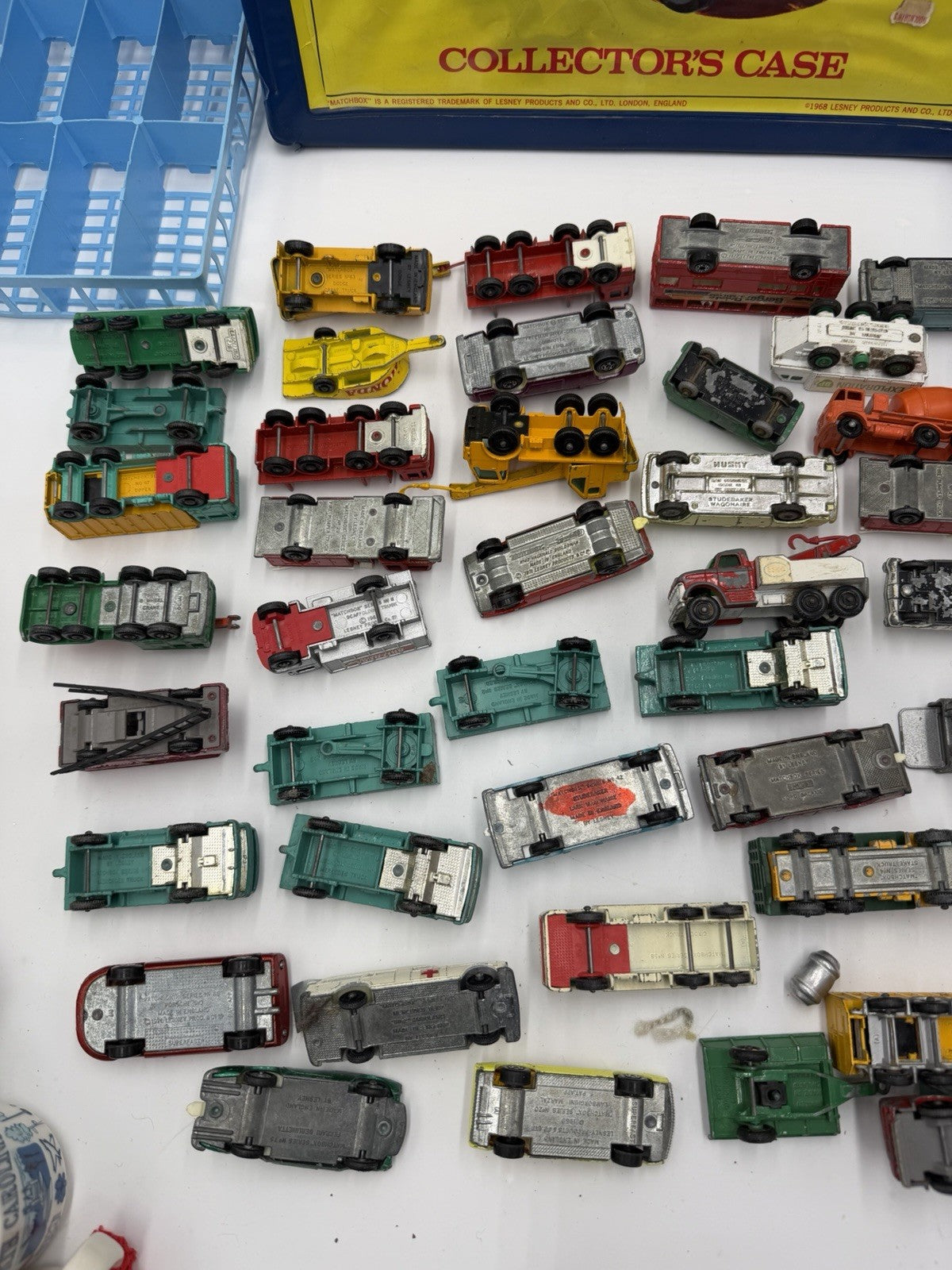 Vintage 1968 Official Lesney Matchbox Deluxe Collector Case Full Of Lesney Cars