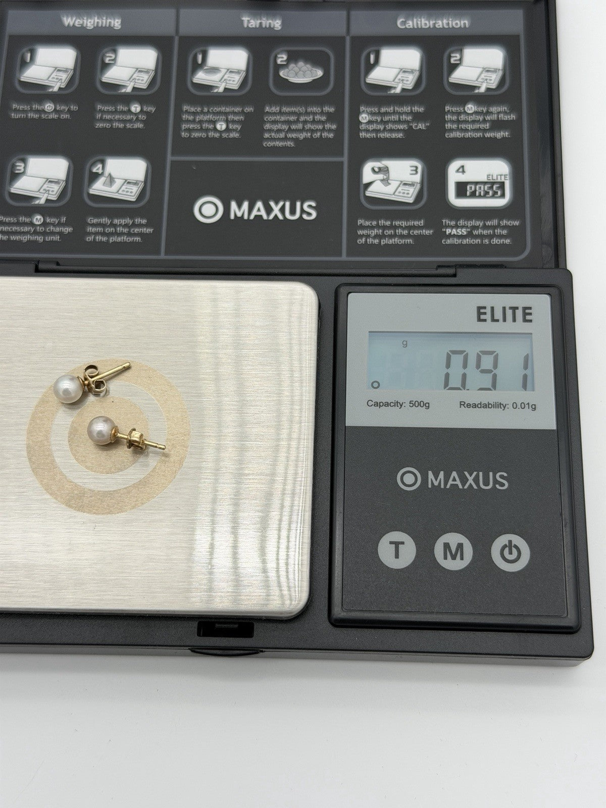 18k Yellow Gold Akoya White Pearl Round Stud Earrings 0.9g Vintage Pair