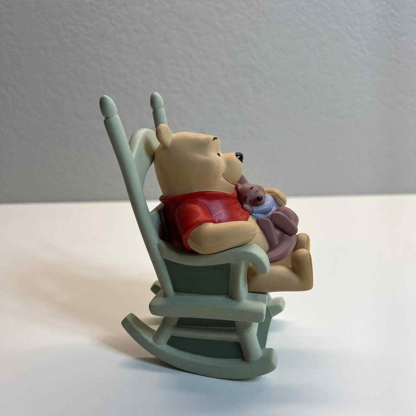 Disney Figurine Winnie Pooh & Friends Chair Sweet Dreams Little One Porcelain