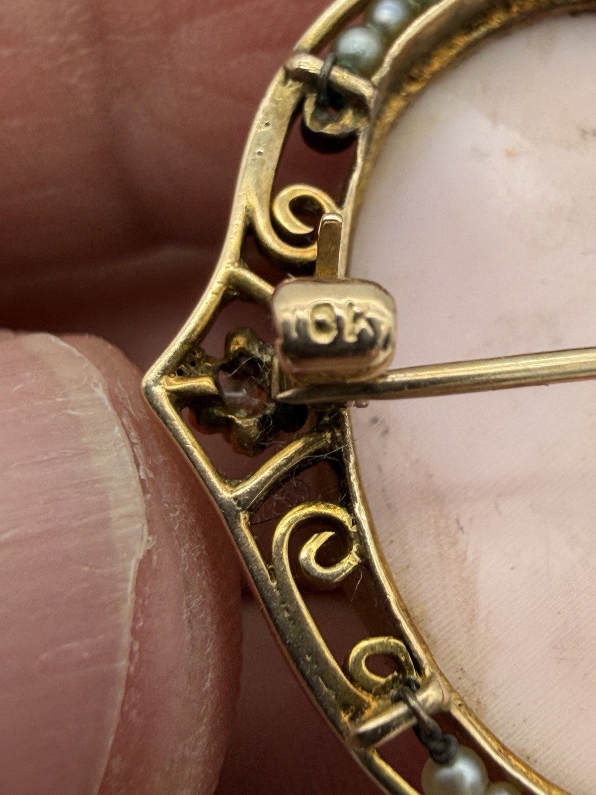Vintage 10K Yellow Gold Large Shell Cameo Brooch Pin Pendant