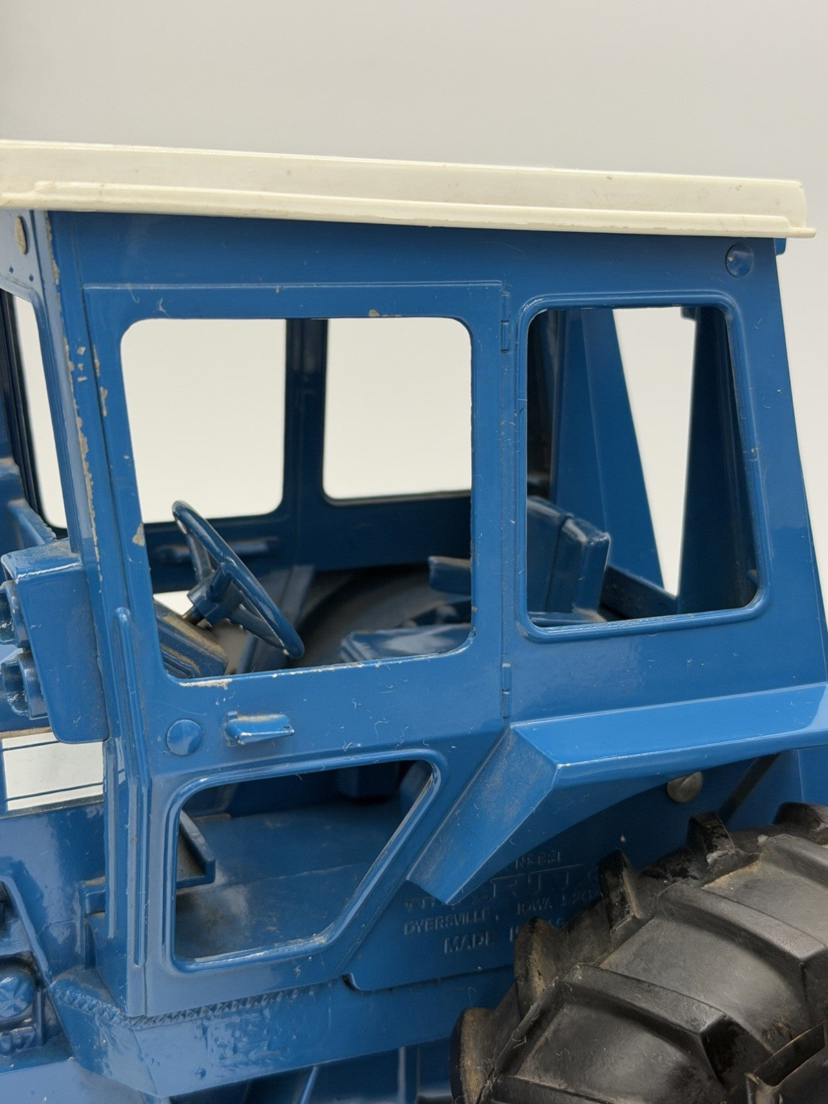 Ertl Ford 9600 Wide Front Duals Cab Die Cast 1:12 Blue Toy Tractor Diecast Vtg