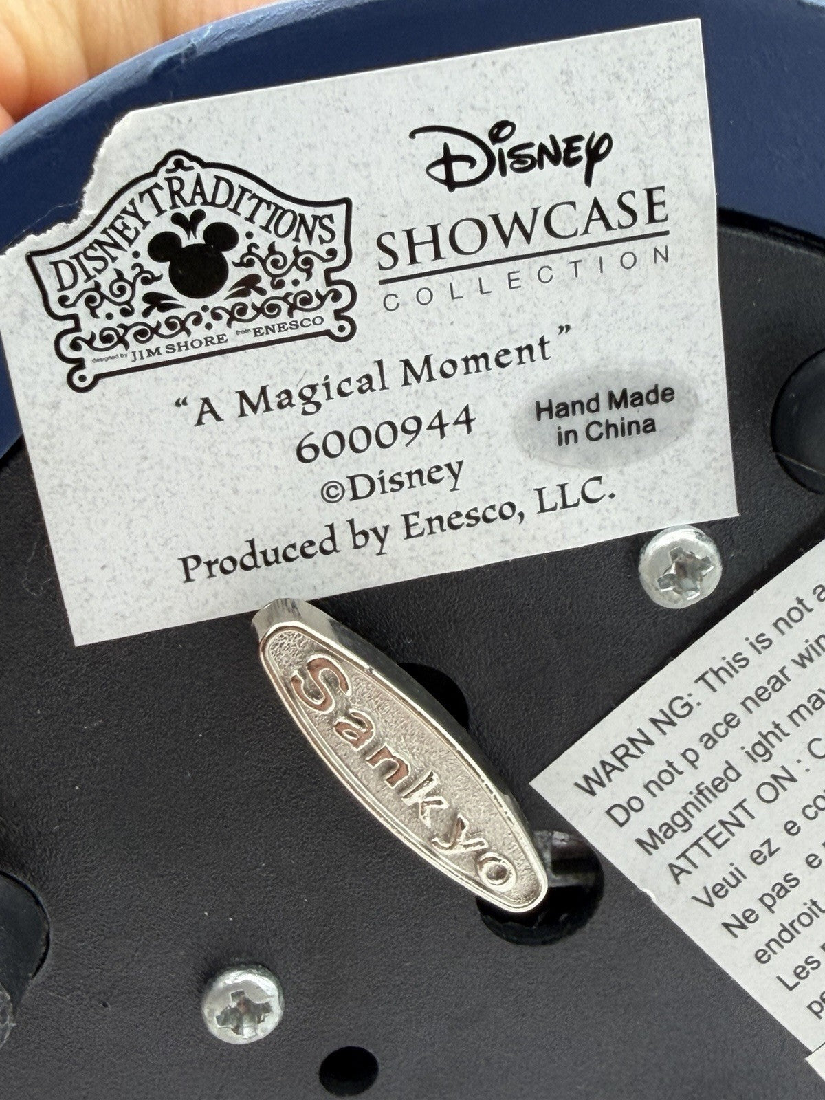 Disney Traditions Mickey & Minnie Mouse A Magical Moment Snow globe Jim Shore