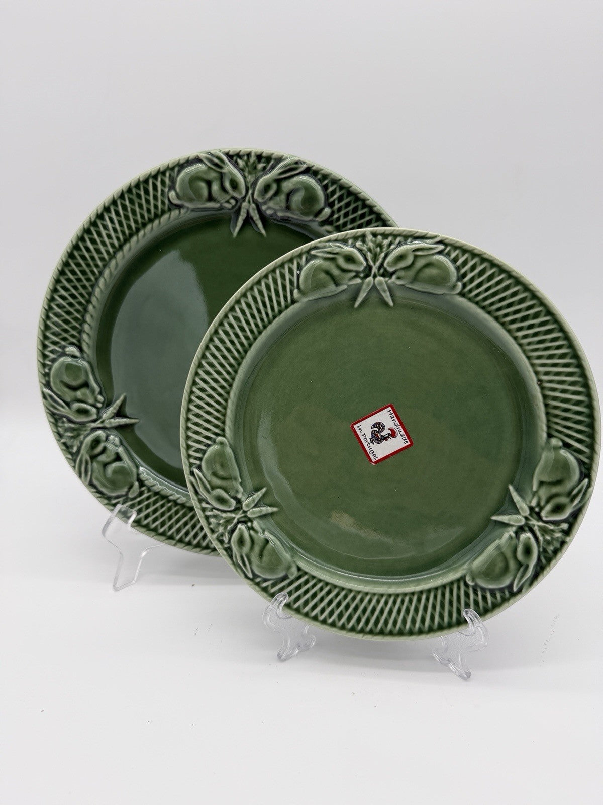 Bordallo Pinheiro Art Pottery Green Embossed Rabbits Bunny Dinner /dessert Plate