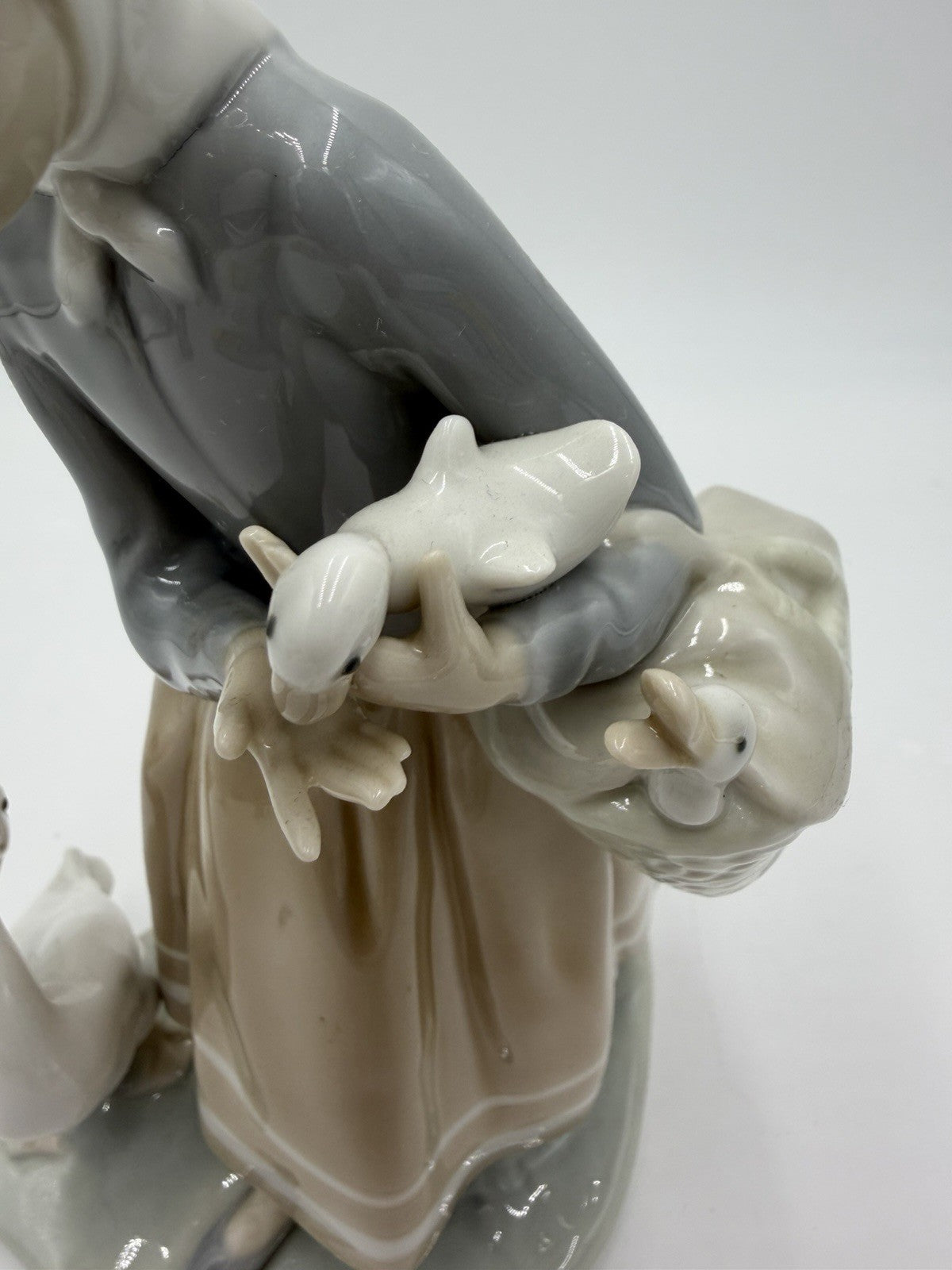 Lladro Spain Porcelain  Girl W/ Geese Retired By Vicente Martinez 9" Figurine