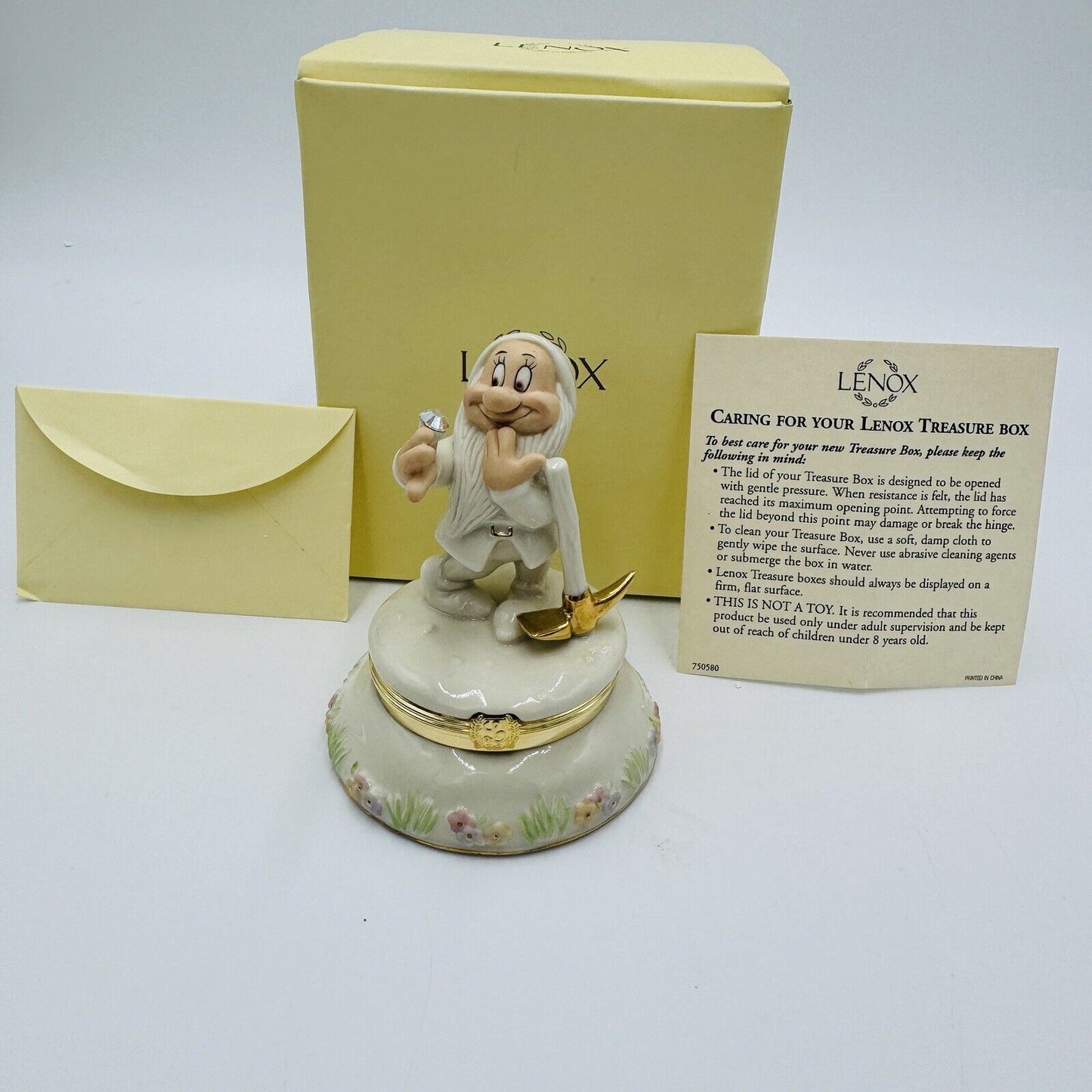 Lenox Porcelain Disney Showcase Bashful Treasure Box Trinket Box Figurine