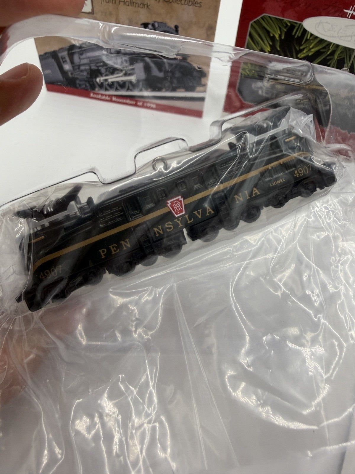 Hallmark Pennsylvania GG-1 Locomotive Lionel Train Ornament 1998 Diecast Sealed