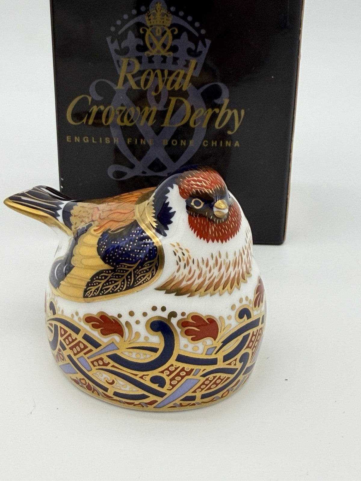 Royal Crown Derby Nesting Goldfinch Paperweight England Porcelain Gold Stopper