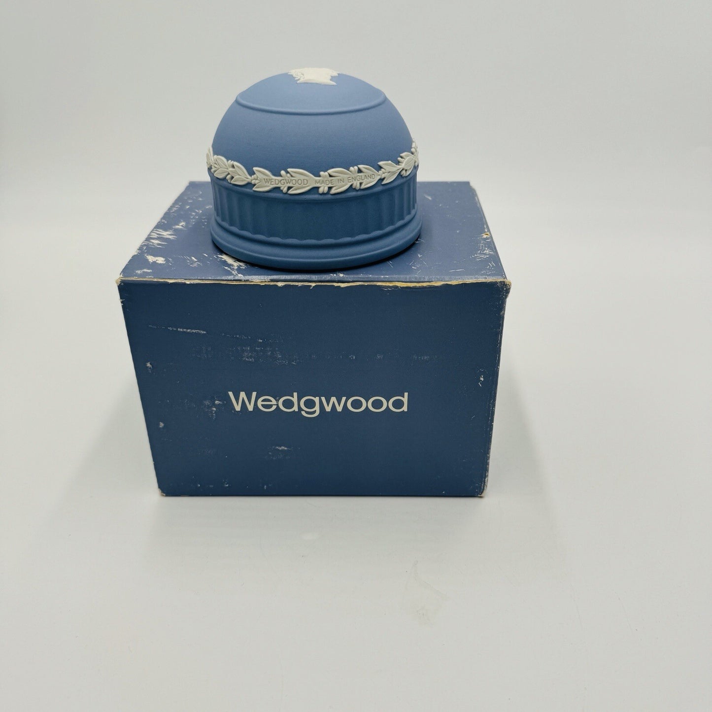 Wedgwood  Jasperware Blue PAPERWEIGHT JULIUS CAESAR Vintage England