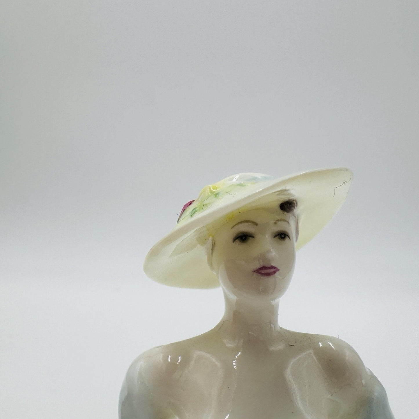 Coalport Porcelain England Heart To Heart Encore Fashion Lady Figurine 5in