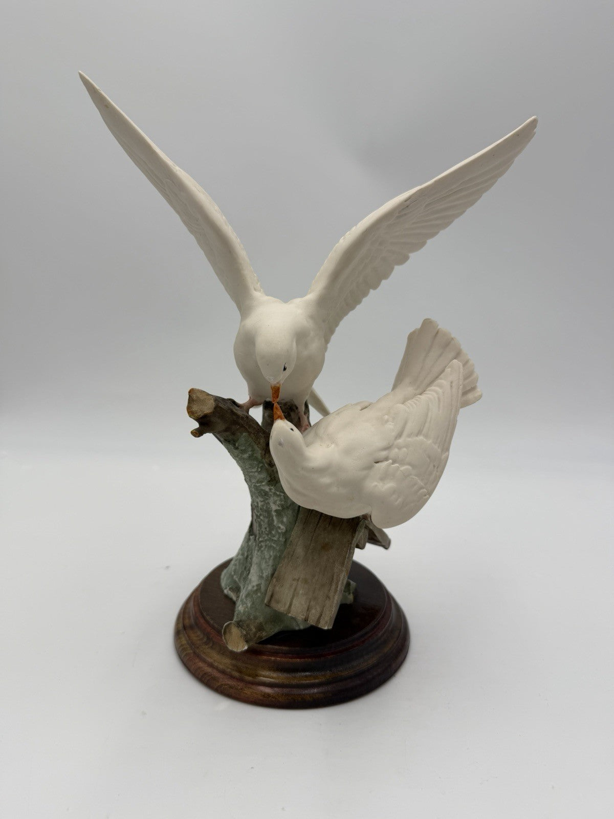 Rare Giuseppe Armani Italy Doves Sculpture 10” Wooden Base Porcelain Figurine