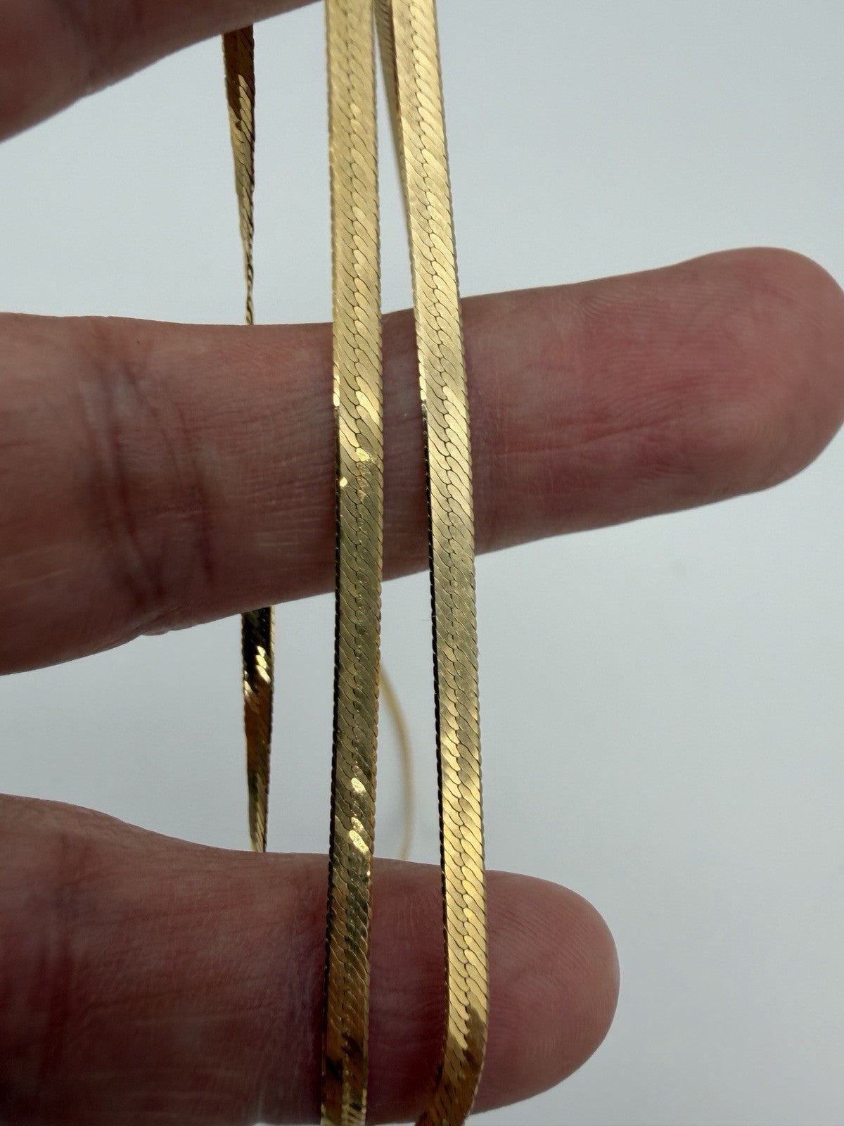 14K yellow gold herringbone necklace 6.76g Long 30” Length 4mm