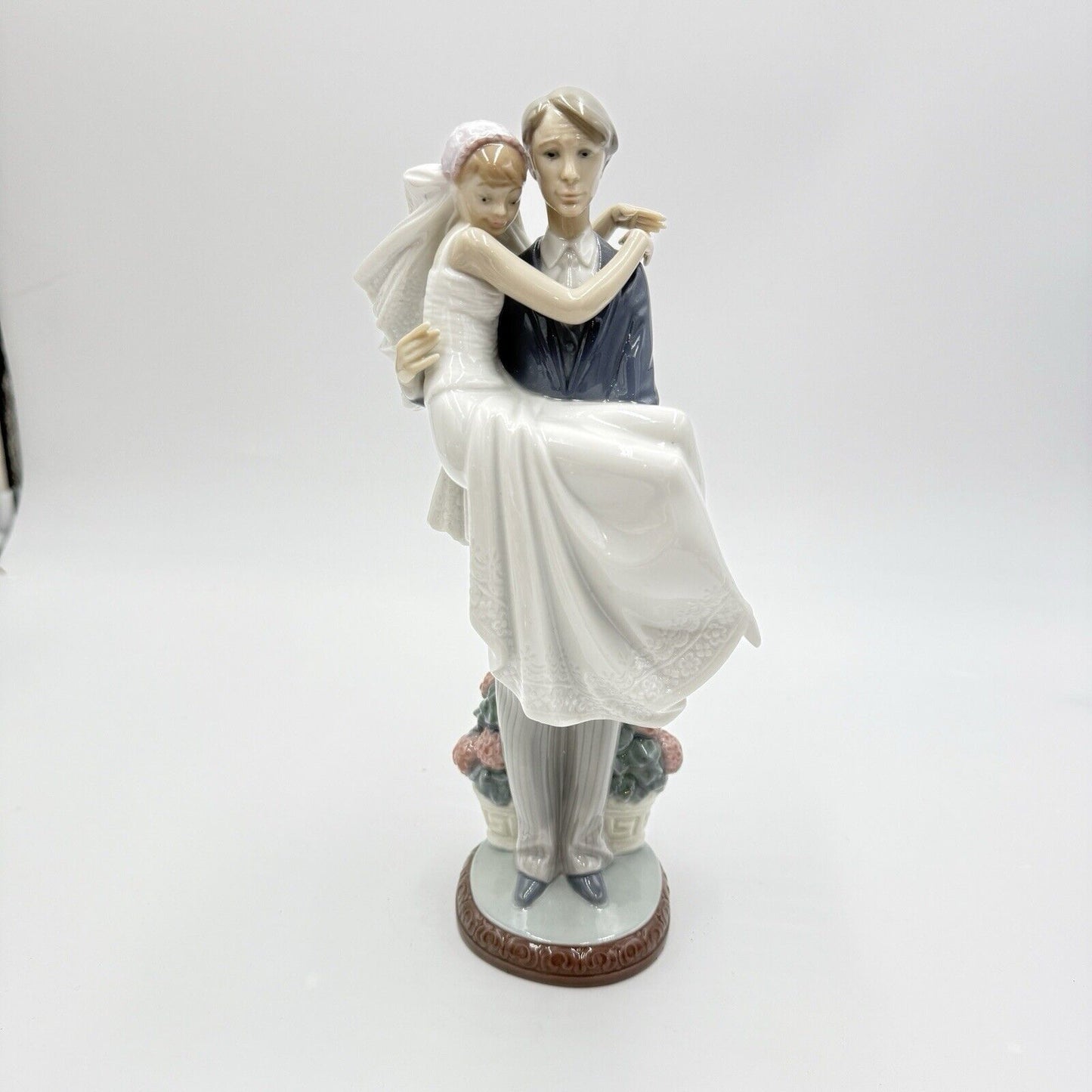 LLadro Spain Porcelain  Over the Threshold# 5282 Wedding Sculpture Groom Bride