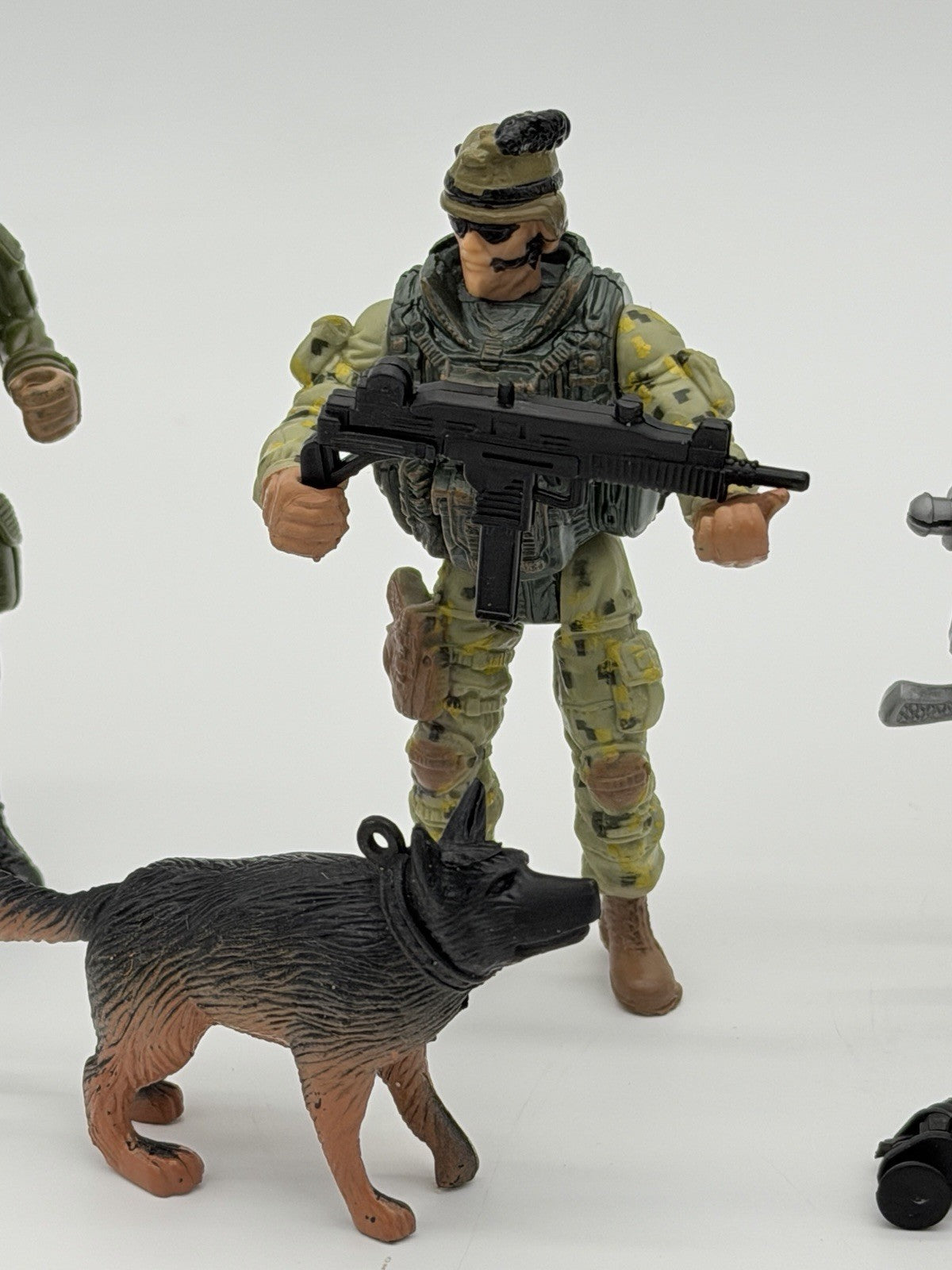 Chap Mei Toys Military Soldier 4” Action Figure  Plastic Lot 5 PCs & Accessories