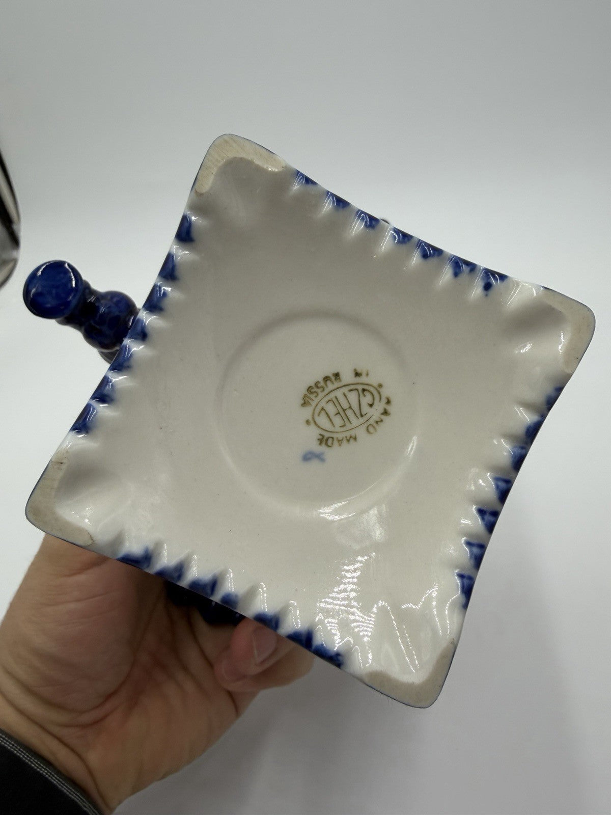 Vtg USSR Porcelain GZHEL Samovar White Blue 8.5” Handmade Tea Urn Floral