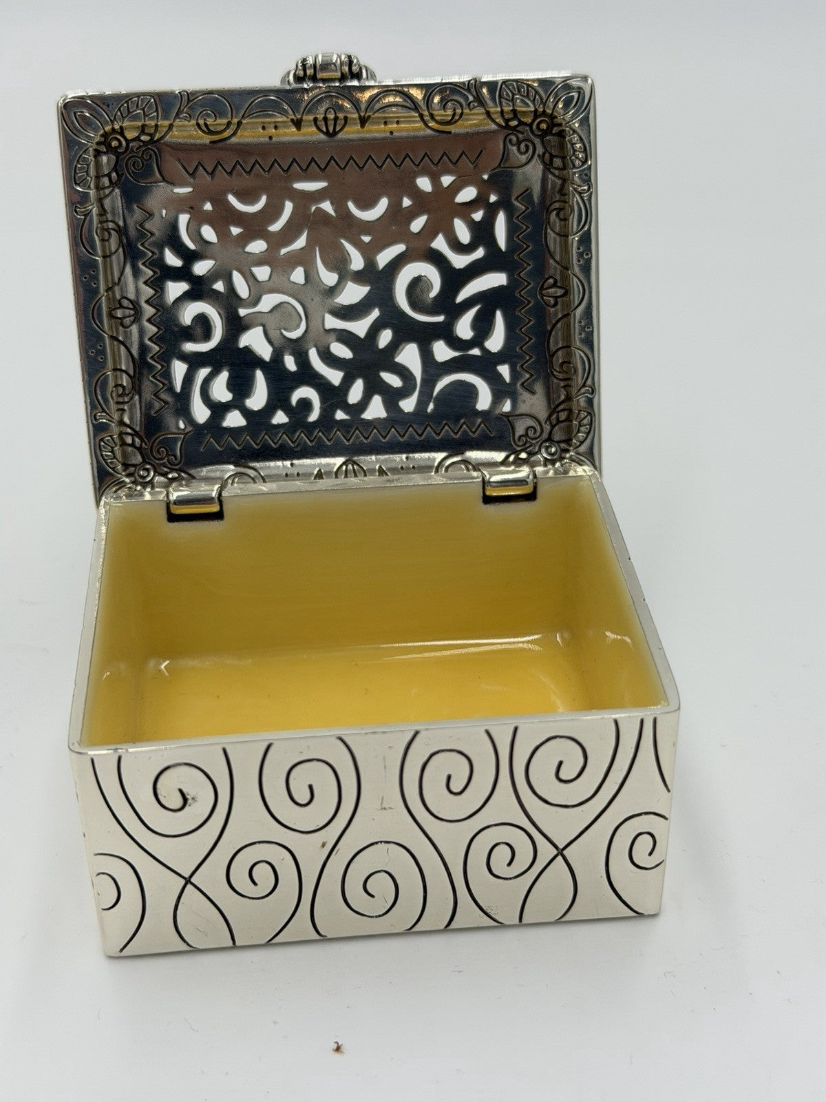 Brighton Lacie Daisy Silver Metal Jewelry Box with Pearl Dangle Enameled Inside