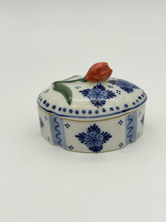 Delft Blue/white Pottery Holland red Tulip Ceramic Painted Trinket Box 2”x2.5”