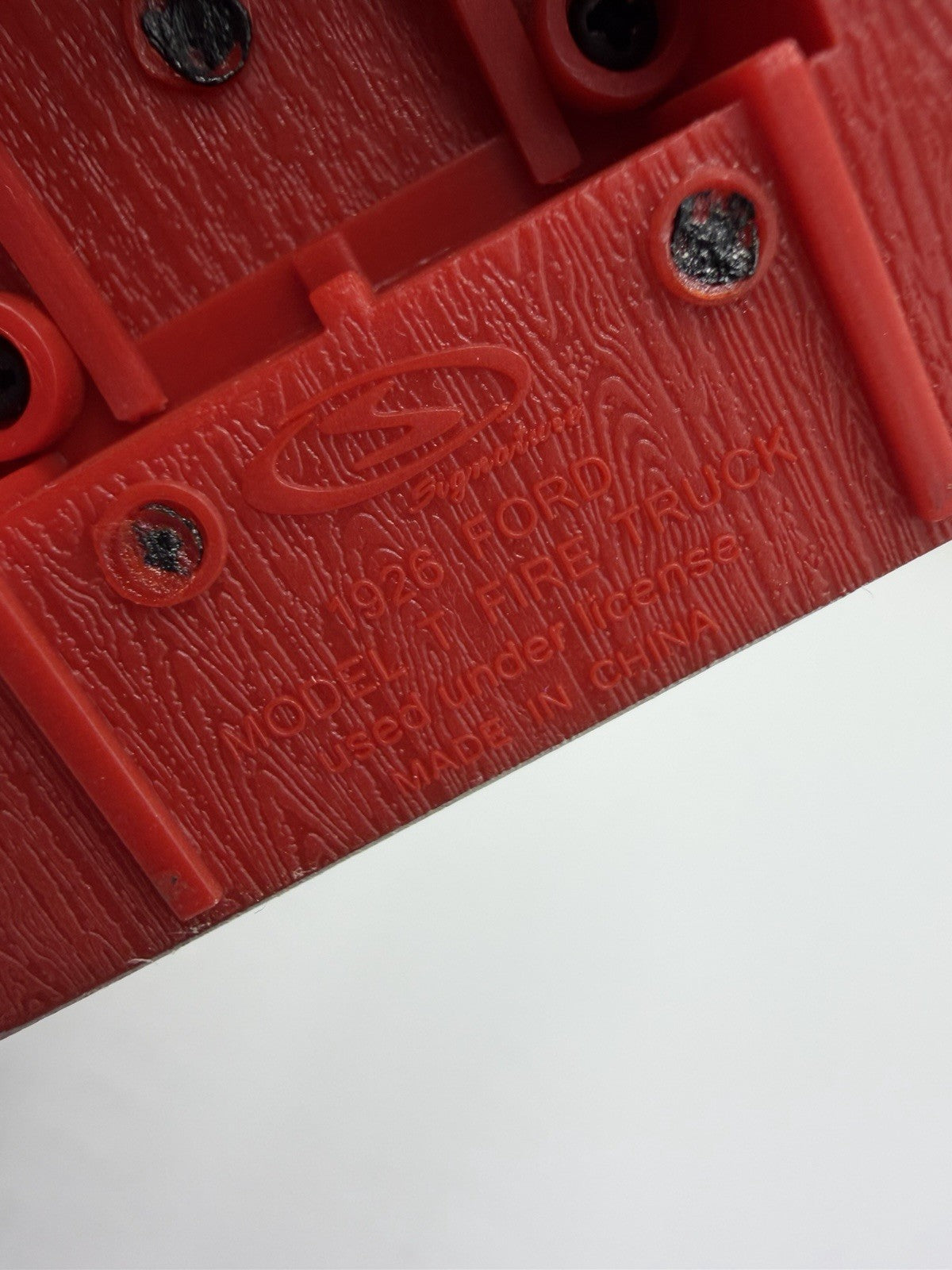 Signature Models 1928 DieCast REO Fire Engine Red 1/32 &Chicago Fire dept 2 Pcs