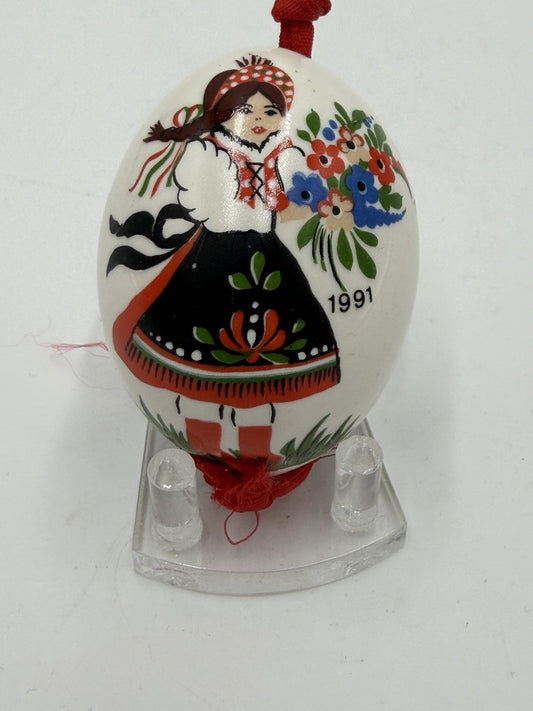 Budapest Hungary European Handpainted Ceramic Egg Christmas Ornament 3.5” 1991