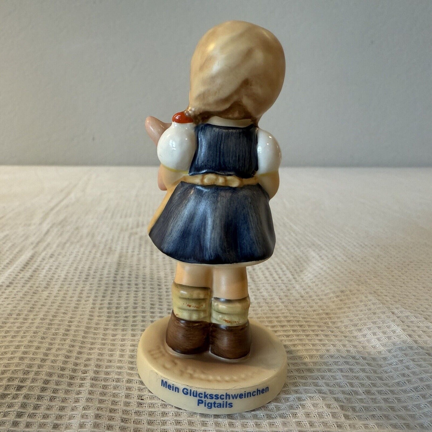 Goebel Hummel PIGTAILS 3.5" Figurine #2052 Membership Year 1999/2000 Germany