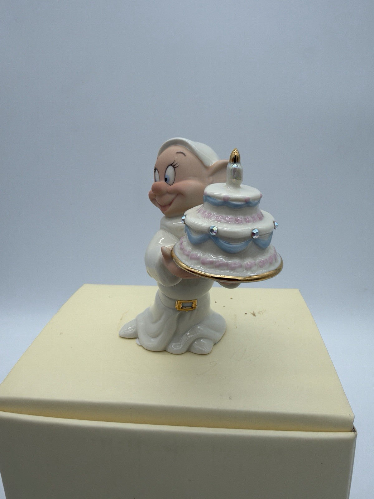 Lenox Disney Showcase Dopey's Birthday Wish Cake & Rhinestones 3 1/4" Figurine
