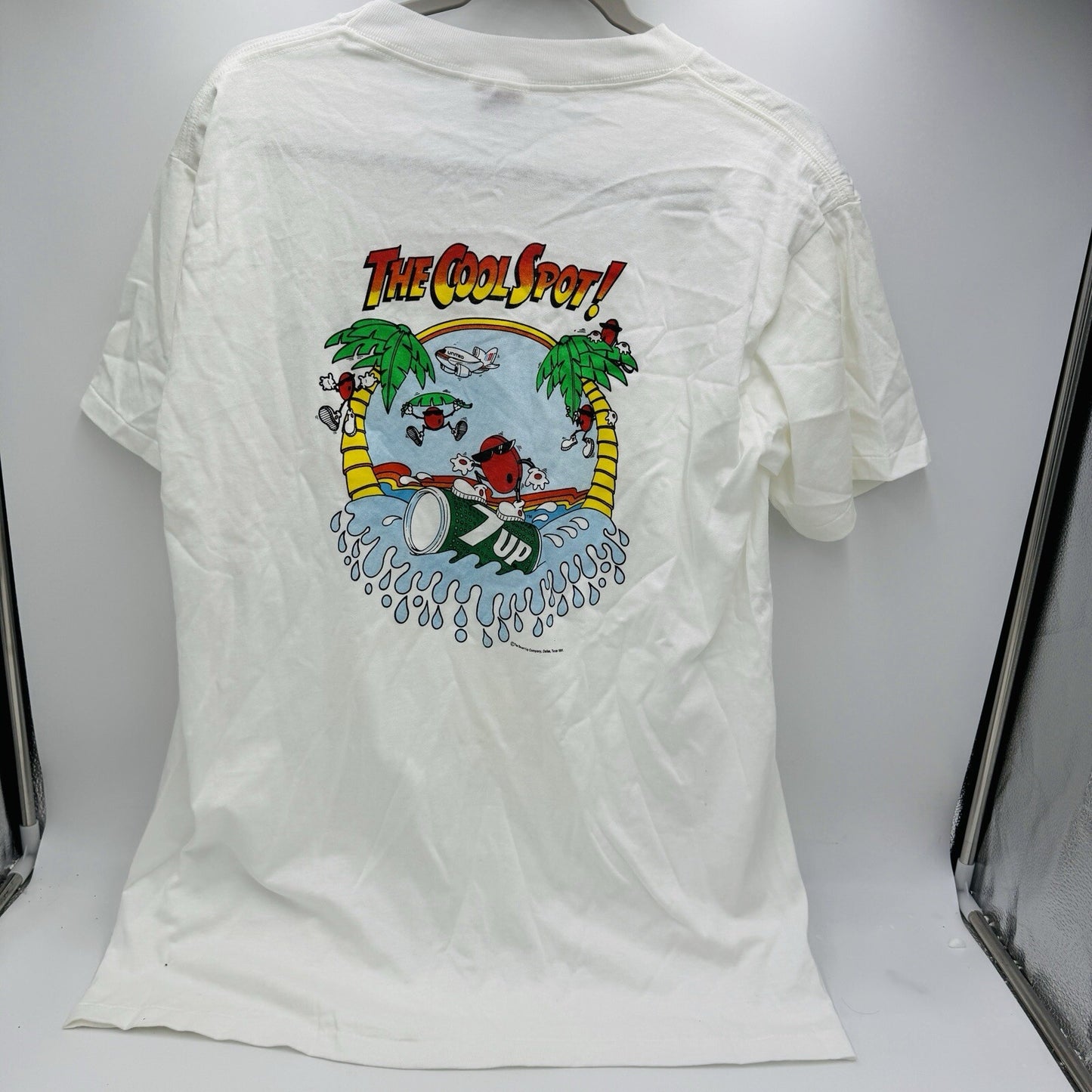 7 UP Single Stitch Surfing Soda T Shirt Size L COOL SPOT White USA Made Vintage