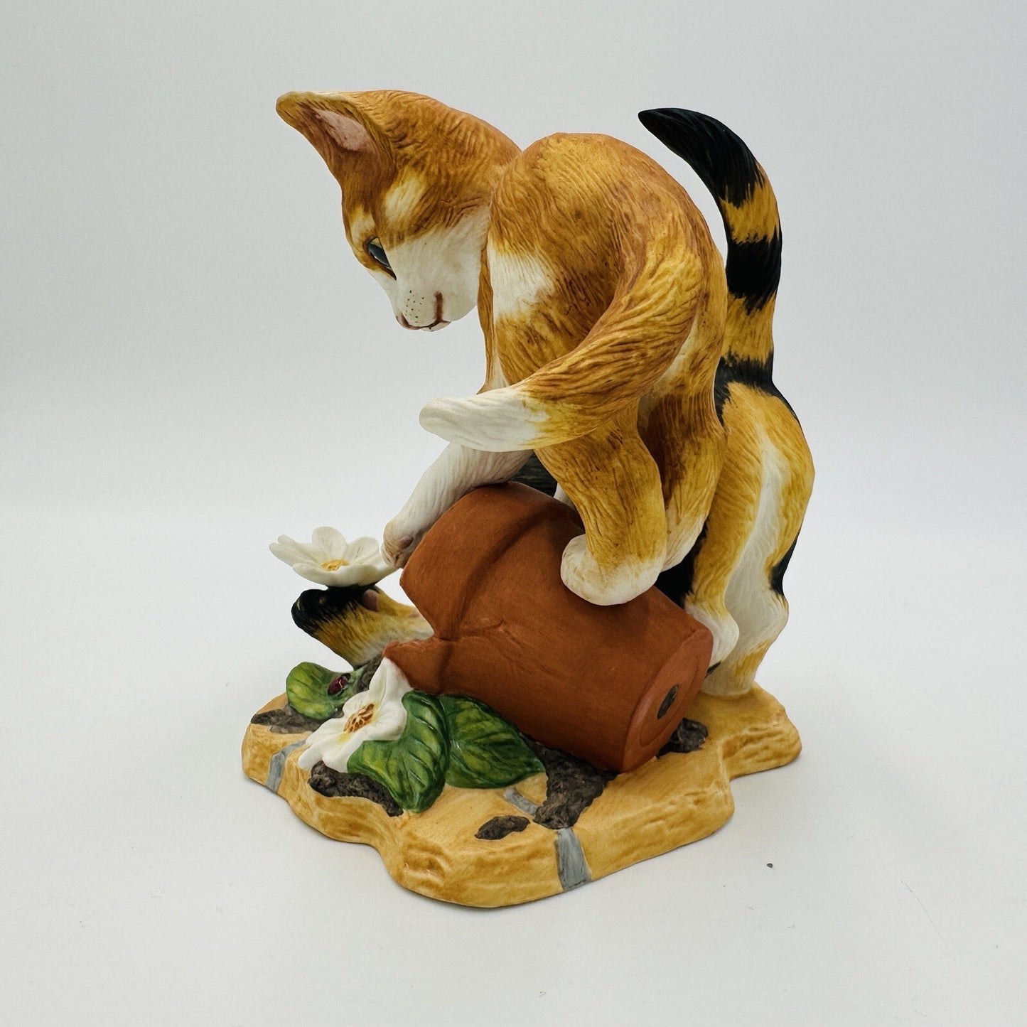 The Franklin Mint Cats Shenenigans' Porcelain Kittens Playing In Pot Figurine
