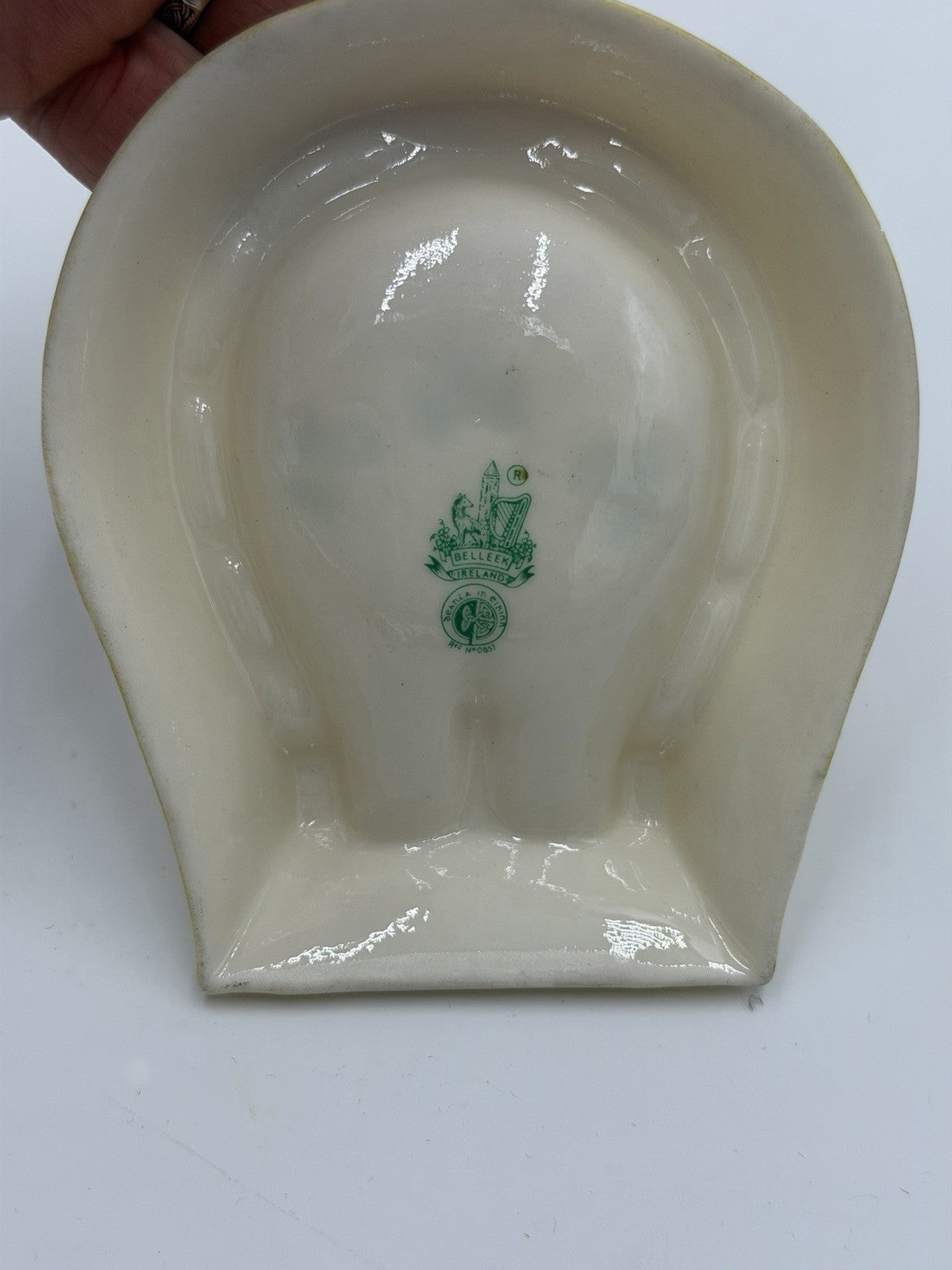 VTG Belleek Porcelain Lucky Horseshoe Spoon Rest / Ashtray / Pipe Rest Shamrocks