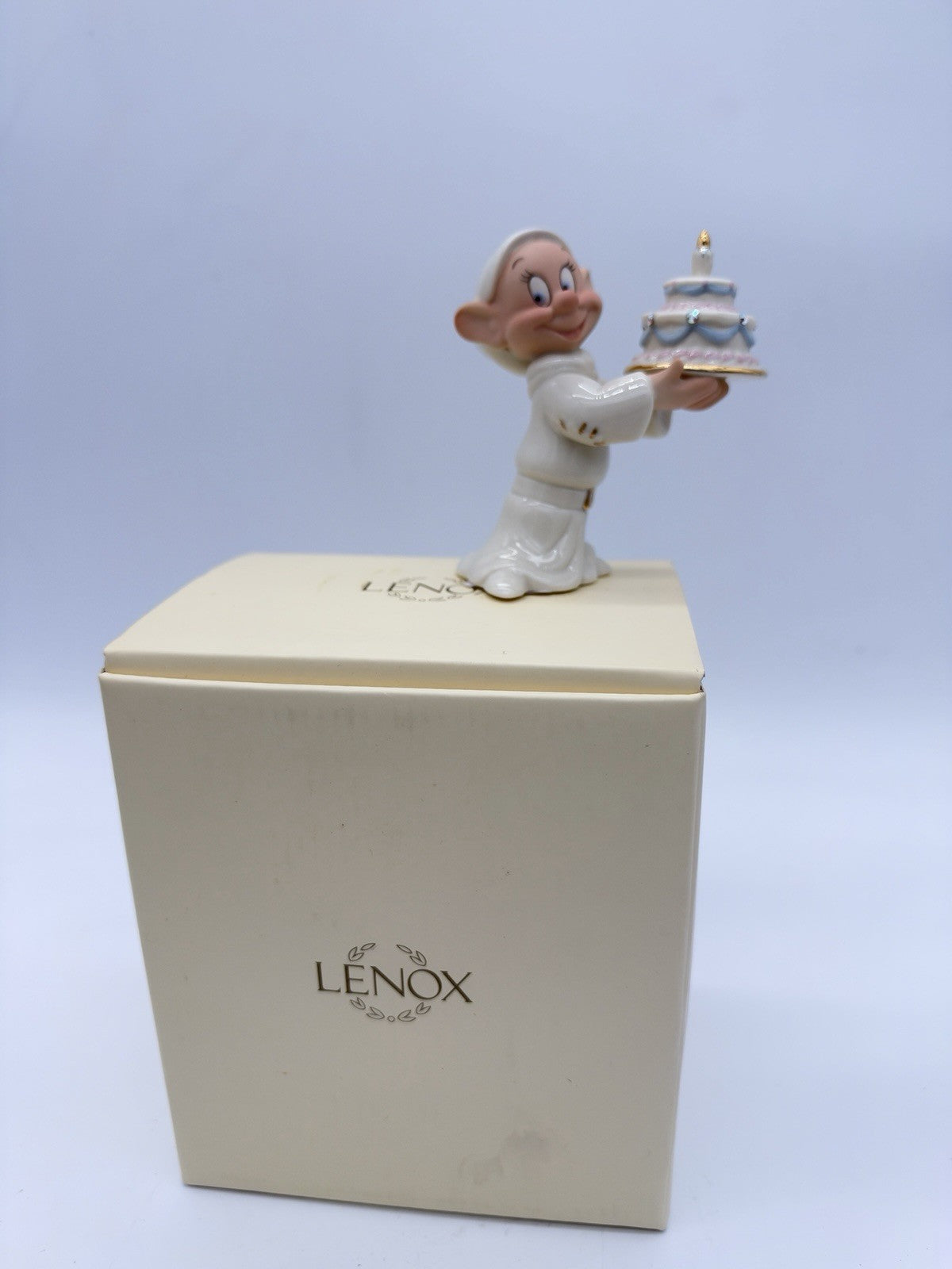 Lenox Disney Showcase Dopey's Birthday Wish Cake & Rhinestones 3 1/4" Figurine