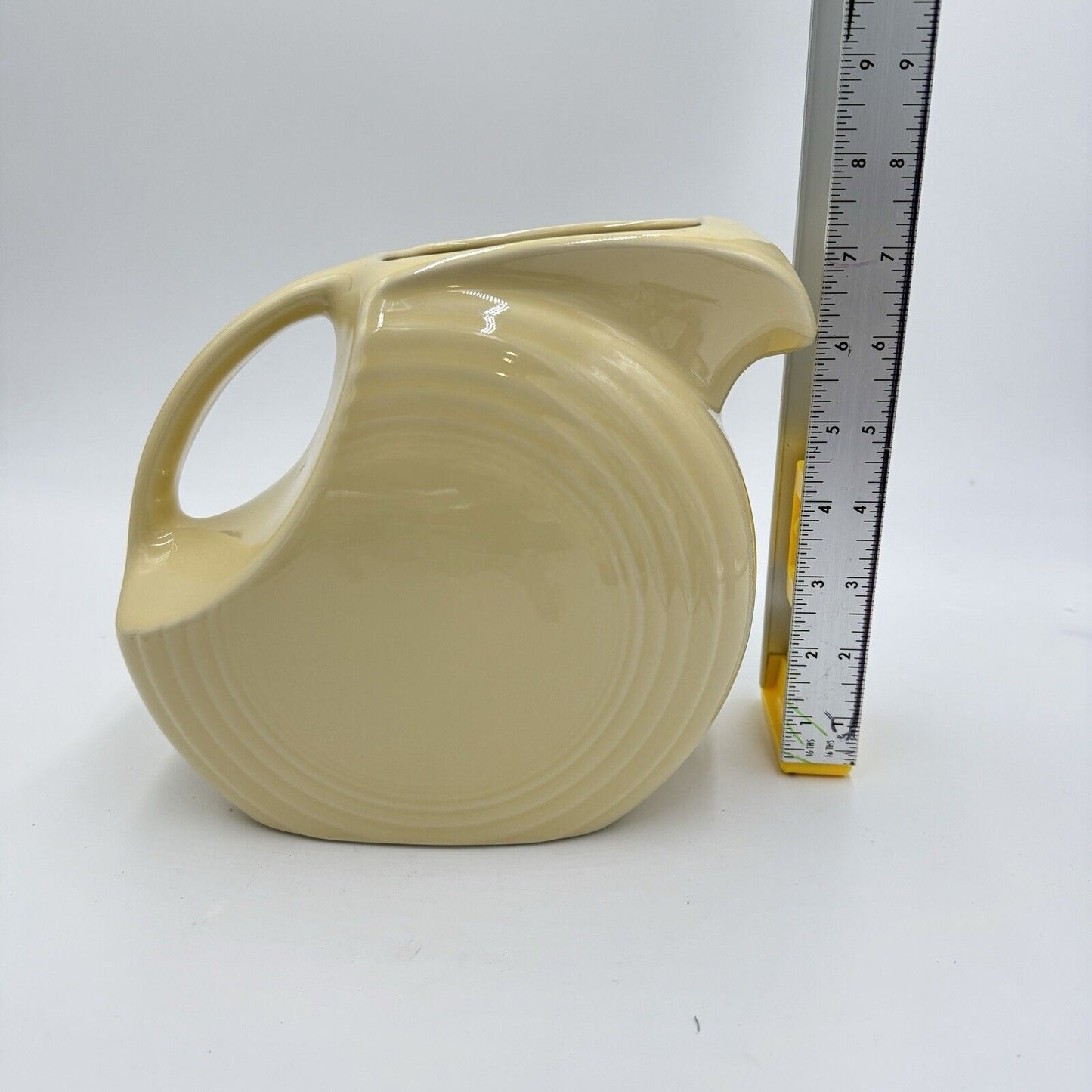 Fiestaware Vintage USA Disc Water Pitcher Original Ivory Fiesta Large 7”x8”